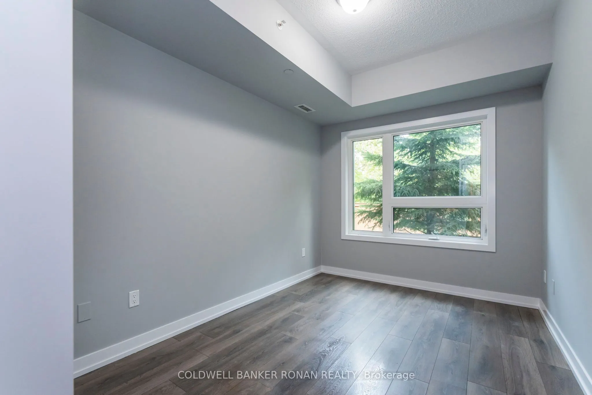 69 Boyne Street N, #103