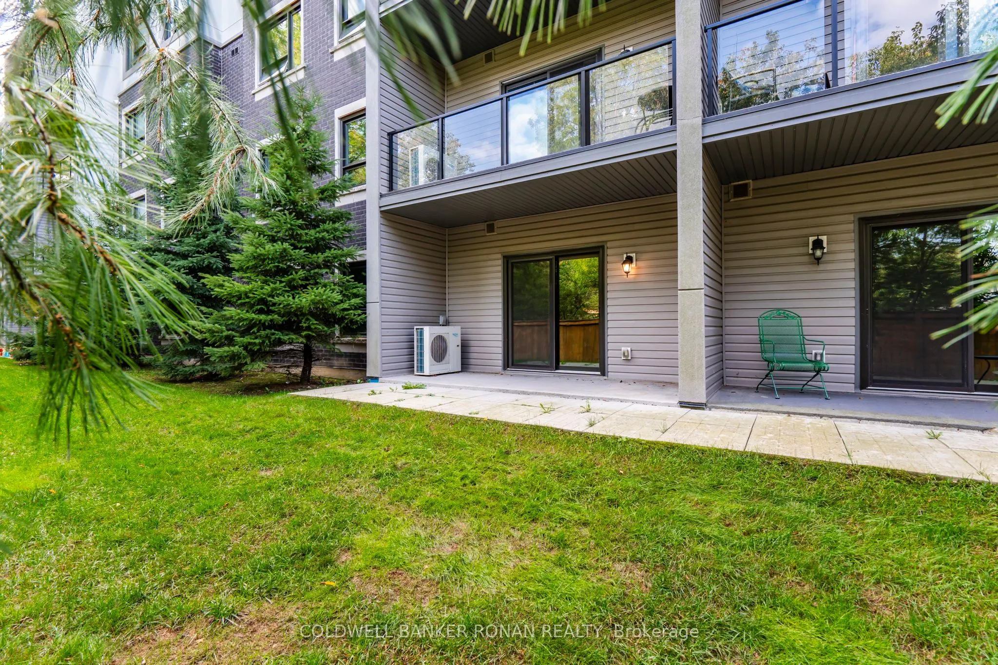 69 Boyne Street N, #103
