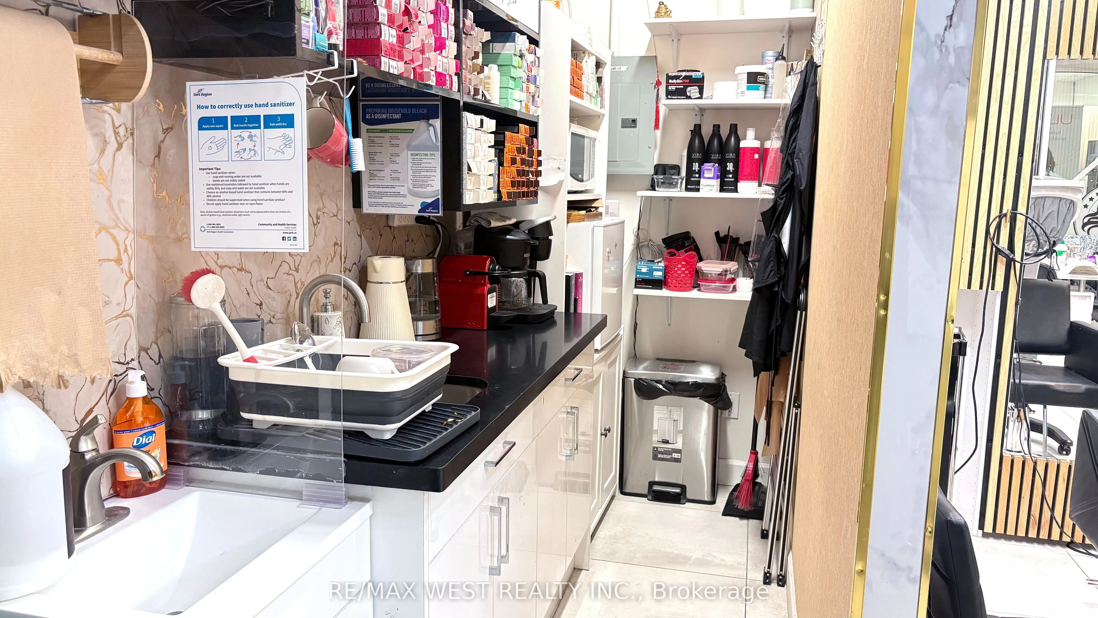 7181 Yonge Street, #104