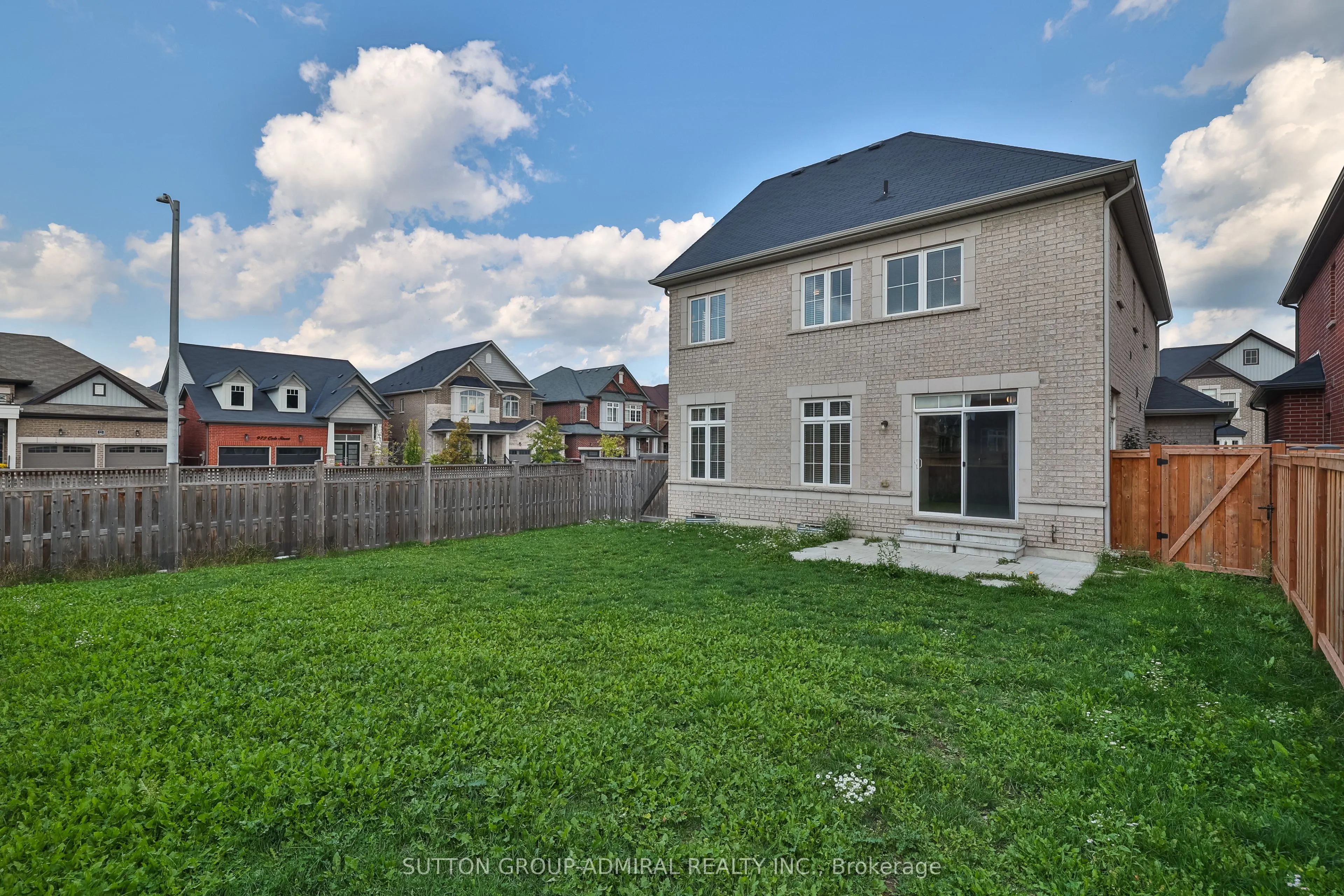 1417 Farrow Crescent