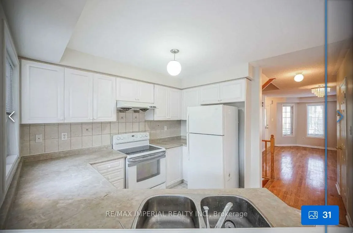 89 Grasslands Avenue