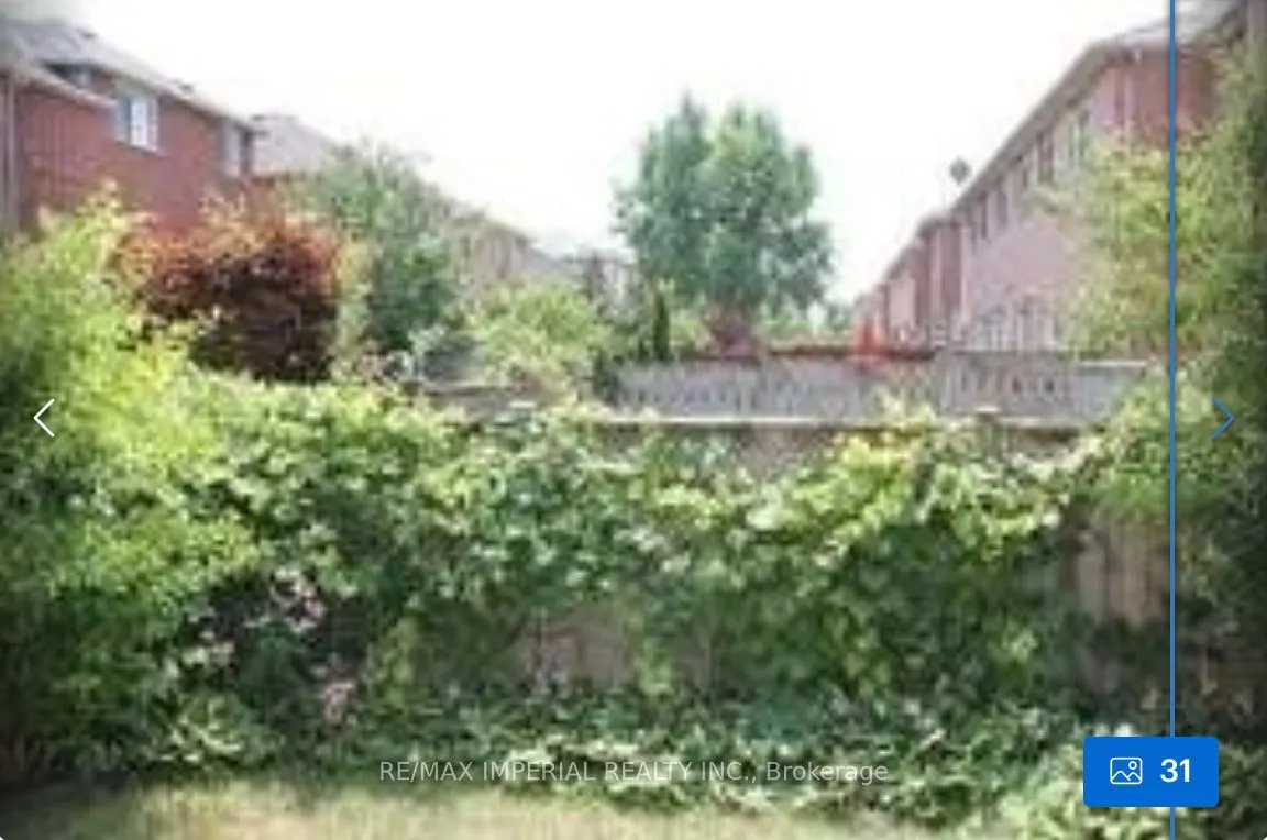 89 Grasslands Avenue