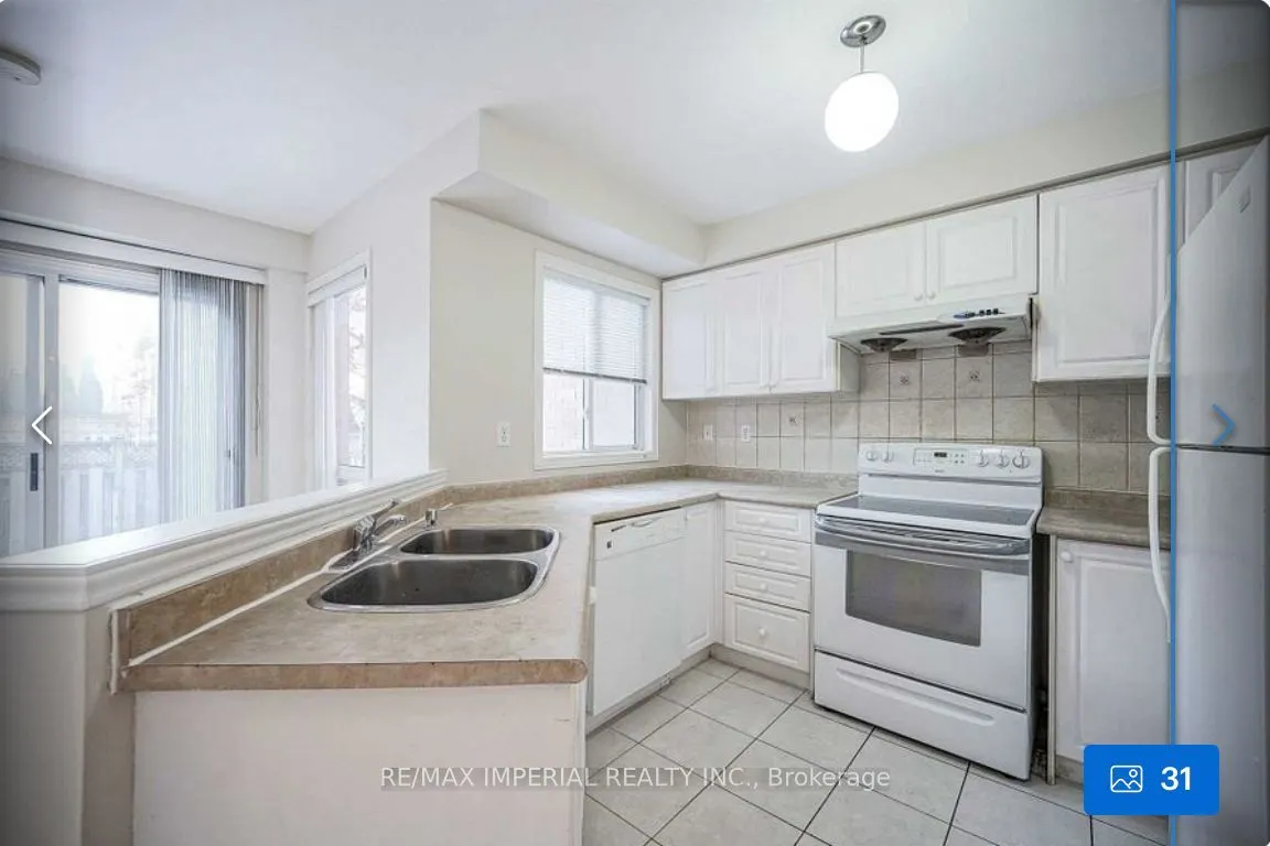 89 Grasslands Avenue