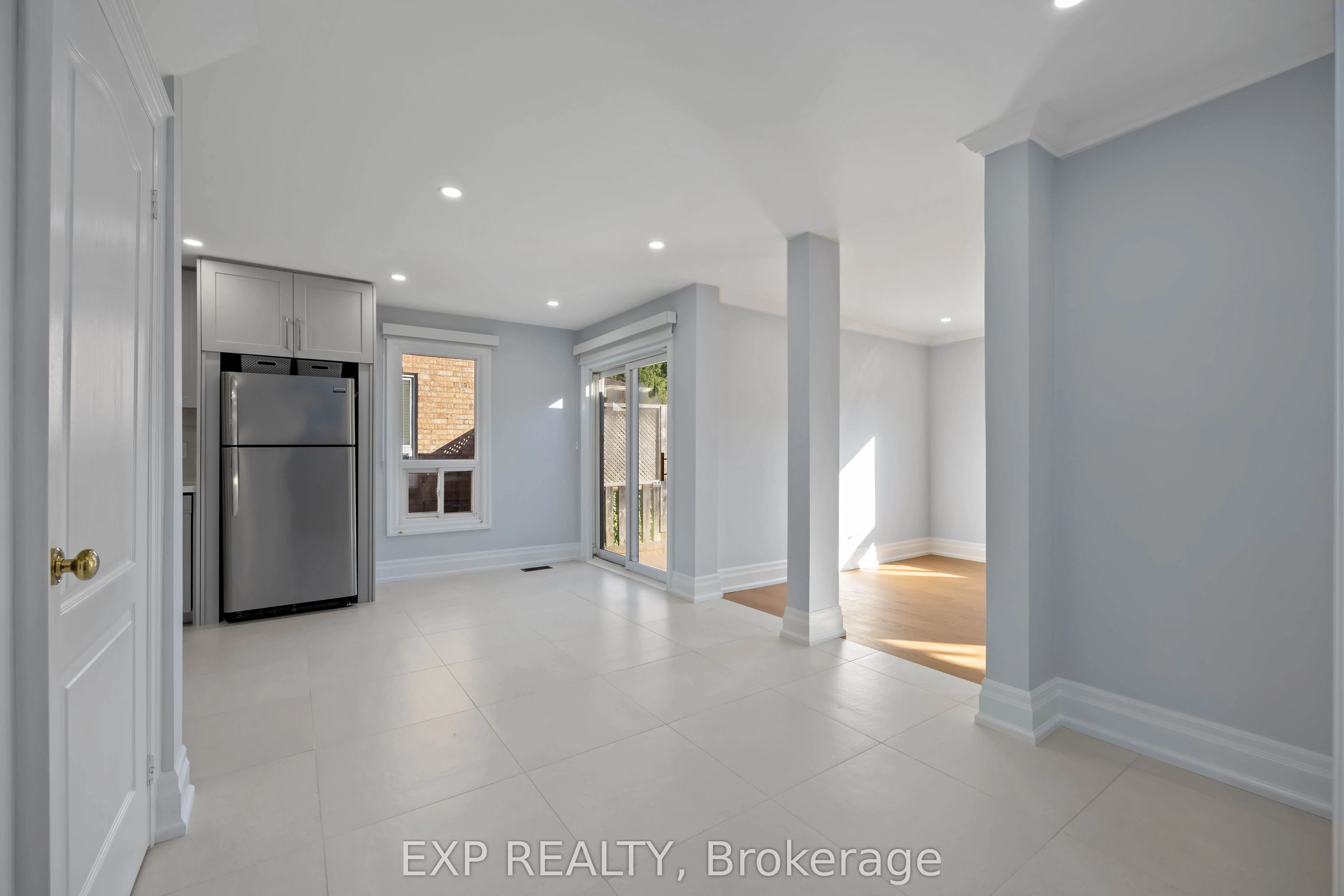 126 Largo Crescent