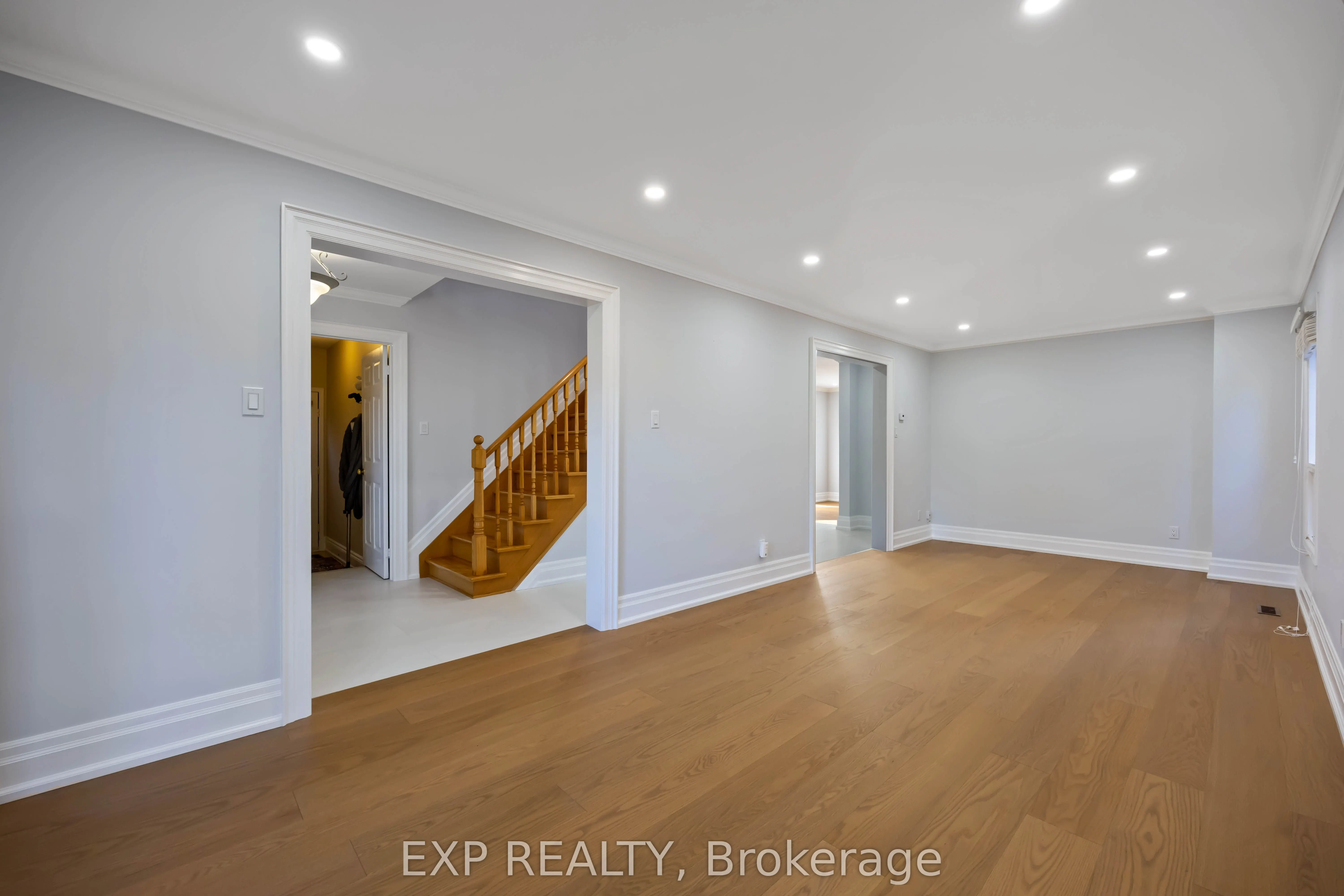 126 Largo Crescent