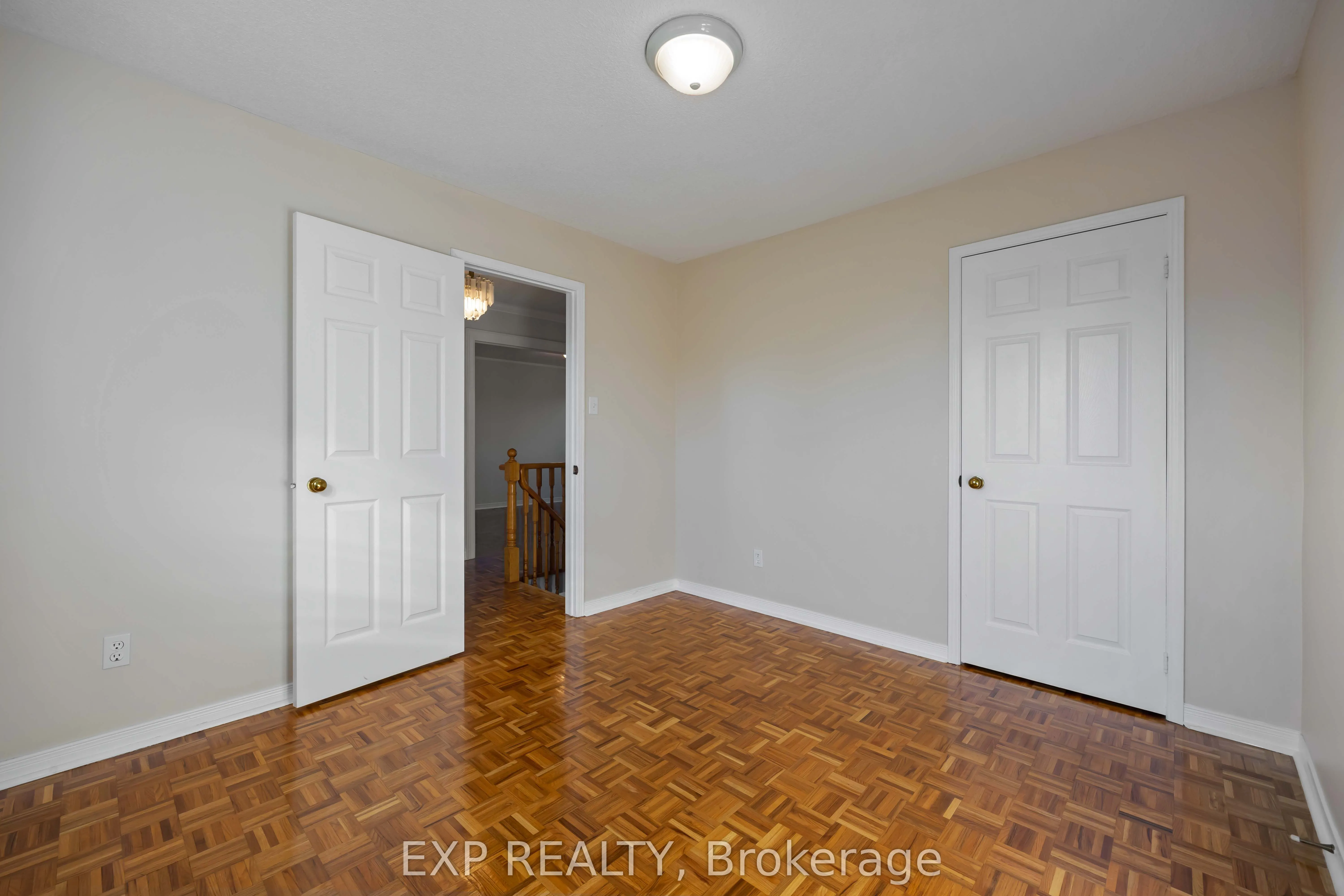 126 Largo Crescent
