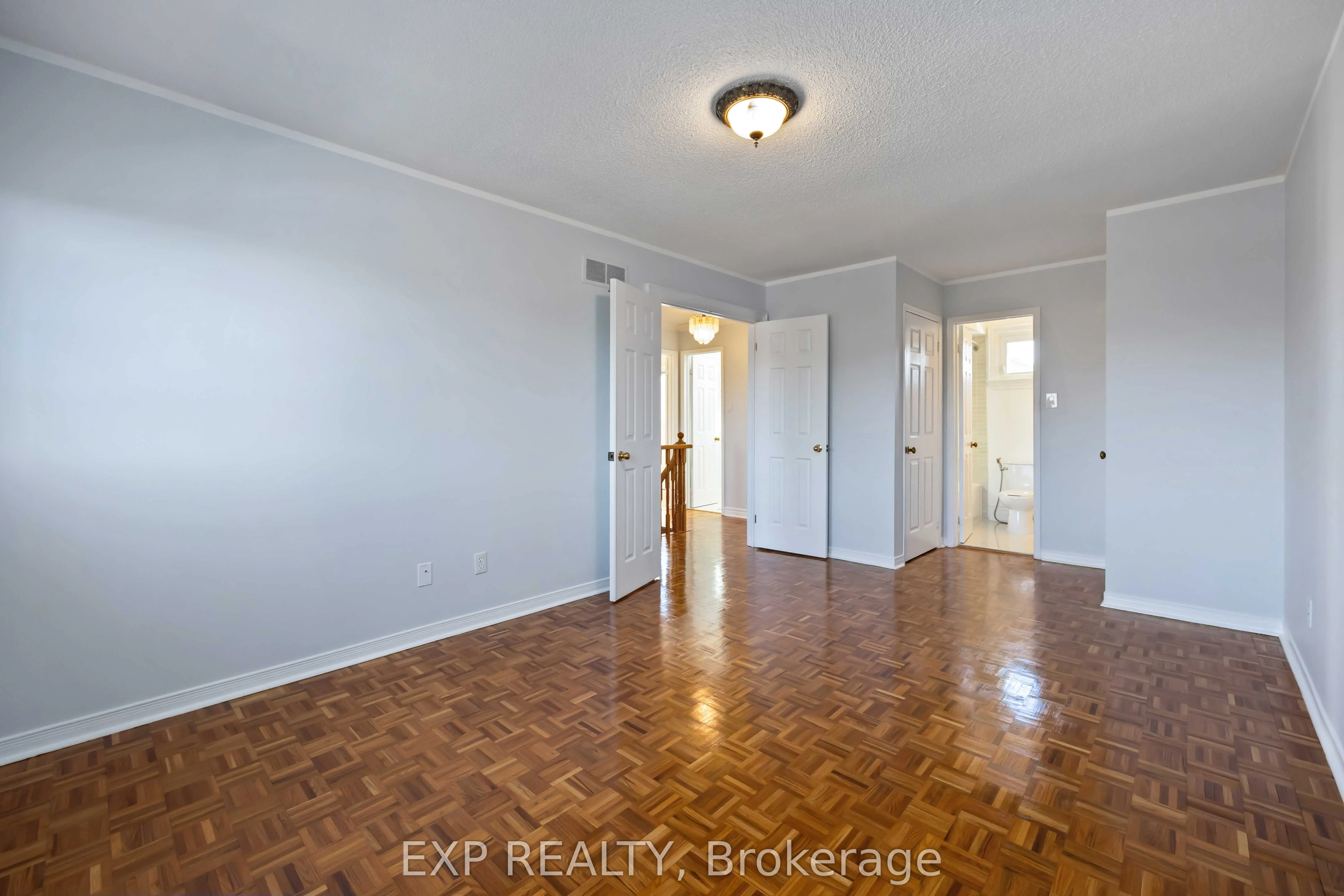 126 Largo Crescent
