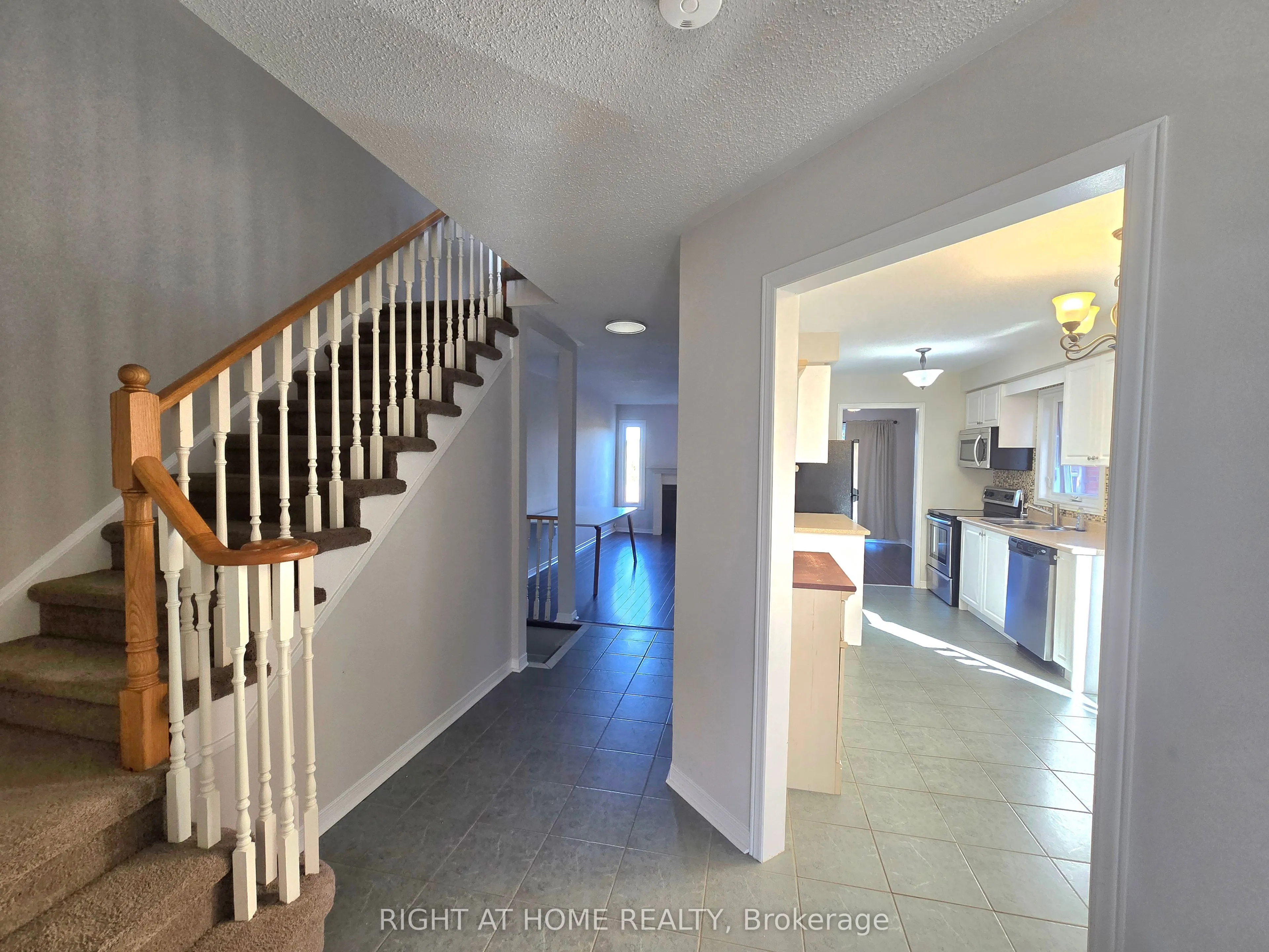 649 Walpole Crescent