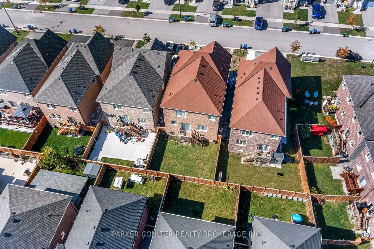 1239 Peelar Crescent