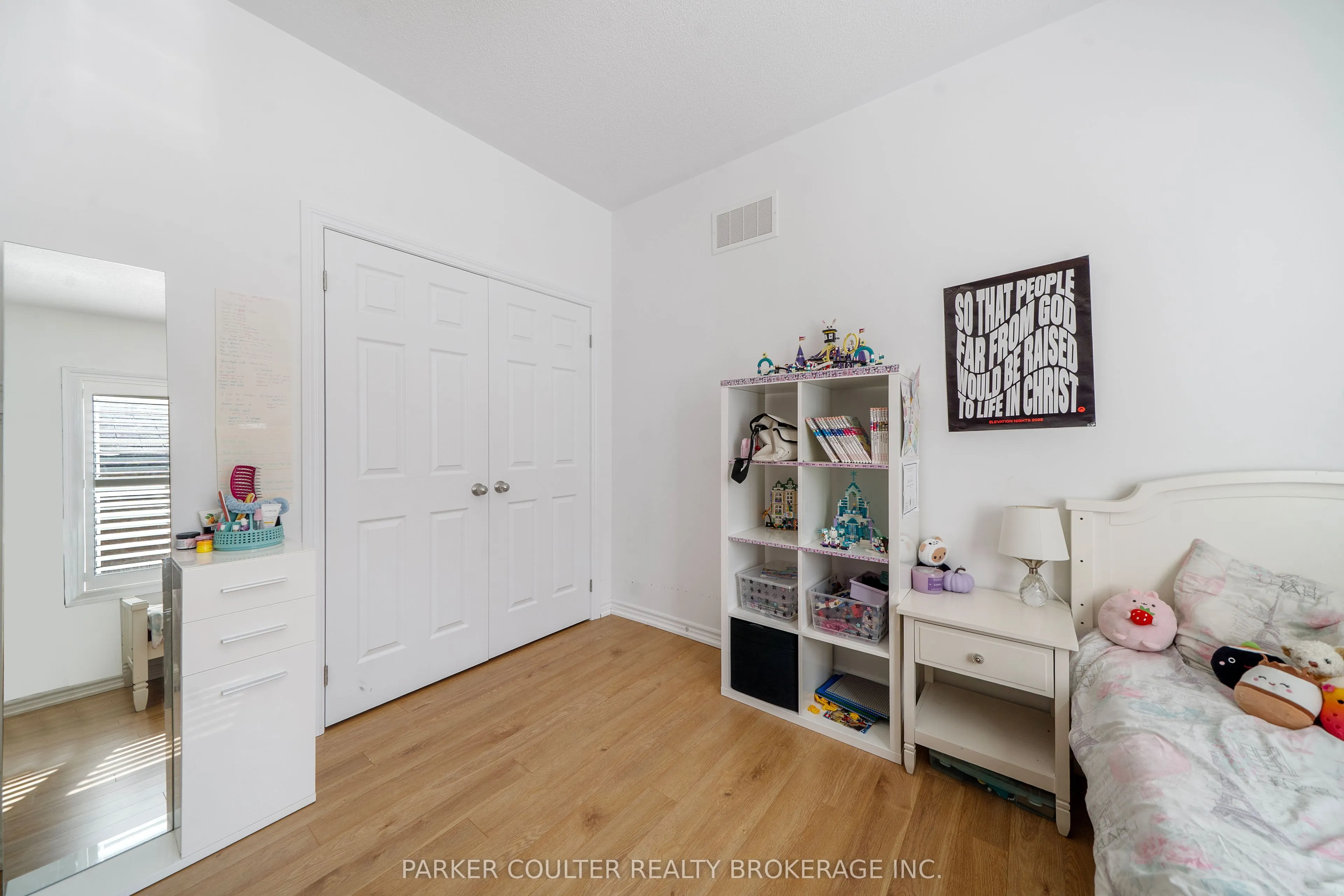 1239 Peelar Crescent