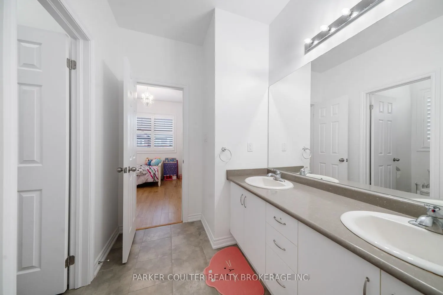 1239 Peelar Crescent