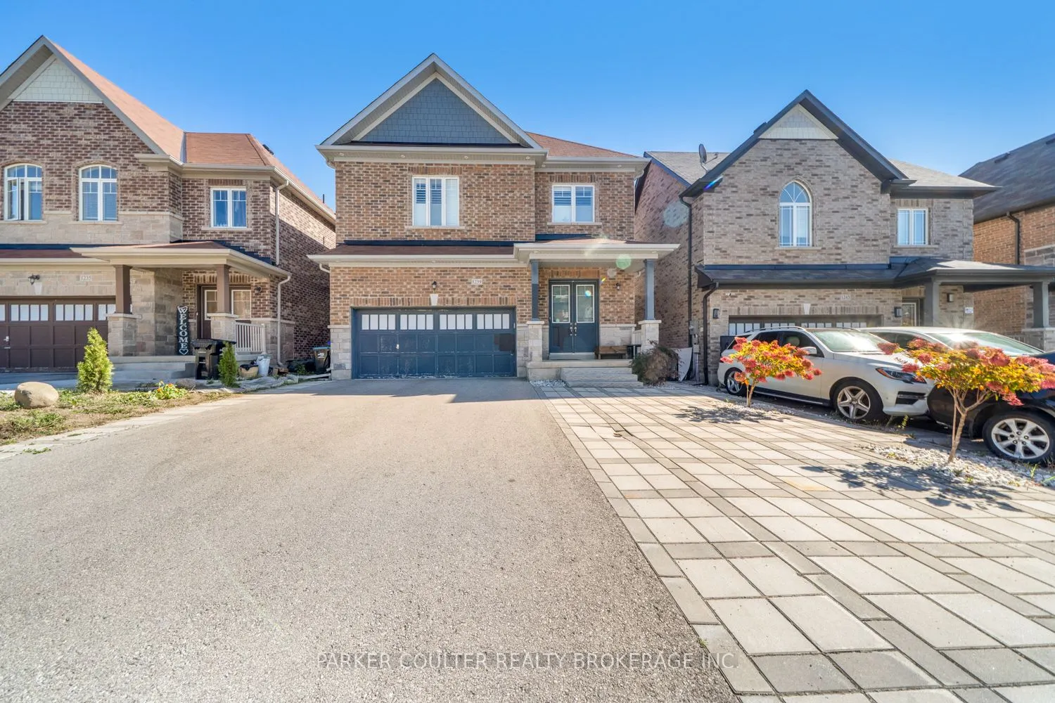 1239 Peelar Crescent