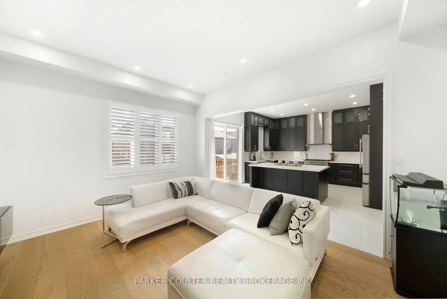 1239 Peelar Crescent