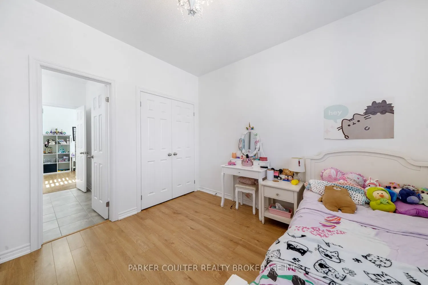 1239 Peelar Crescent