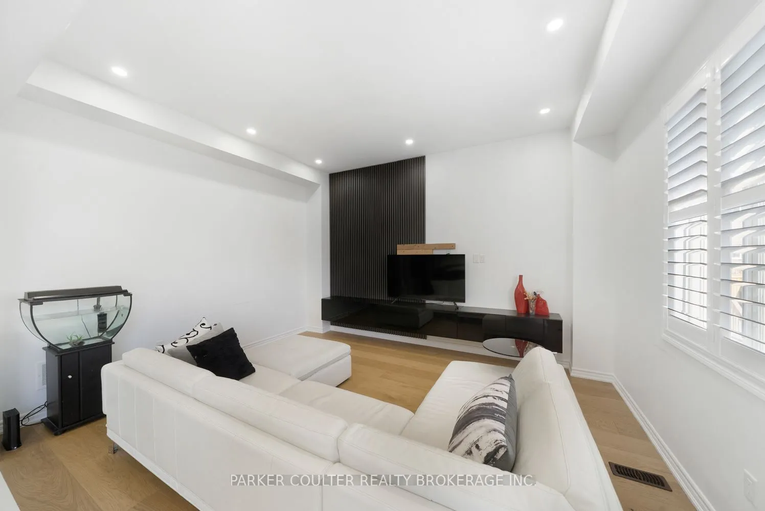 1239 Peelar Crescent