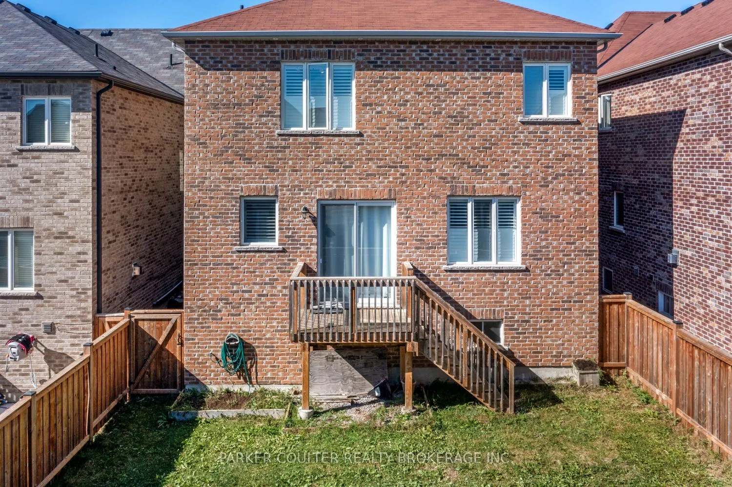 1239 Peelar Crescent