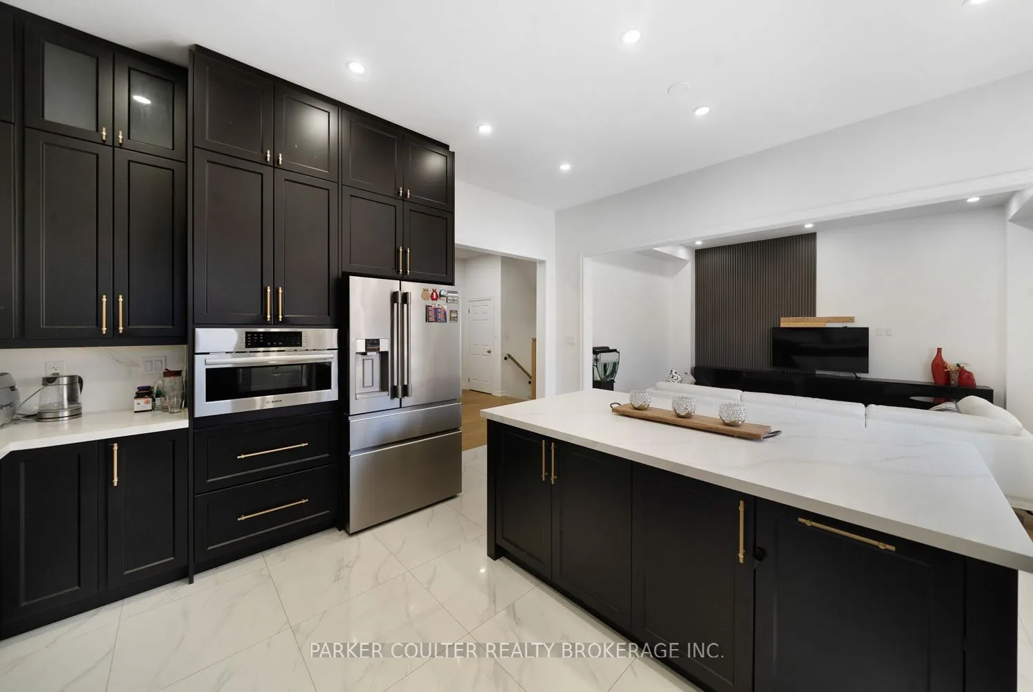 1239 Peelar Crescent