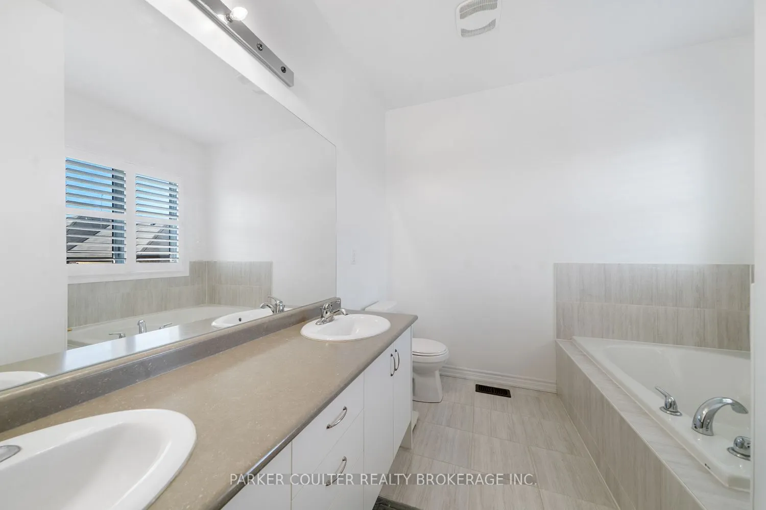 1239 Peelar Crescent