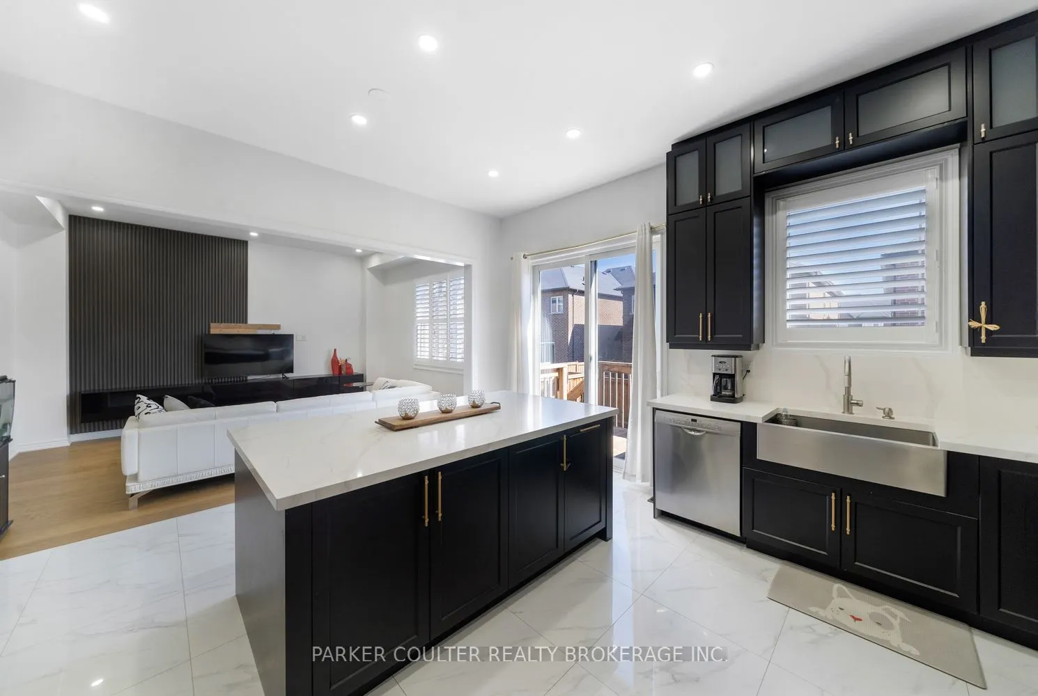 1239 Peelar Crescent