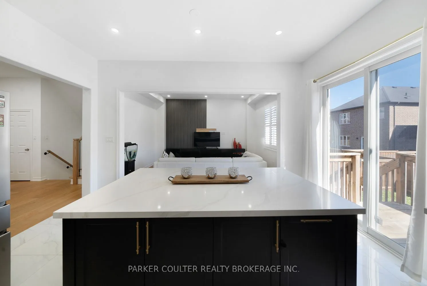 1239 Peelar Crescent