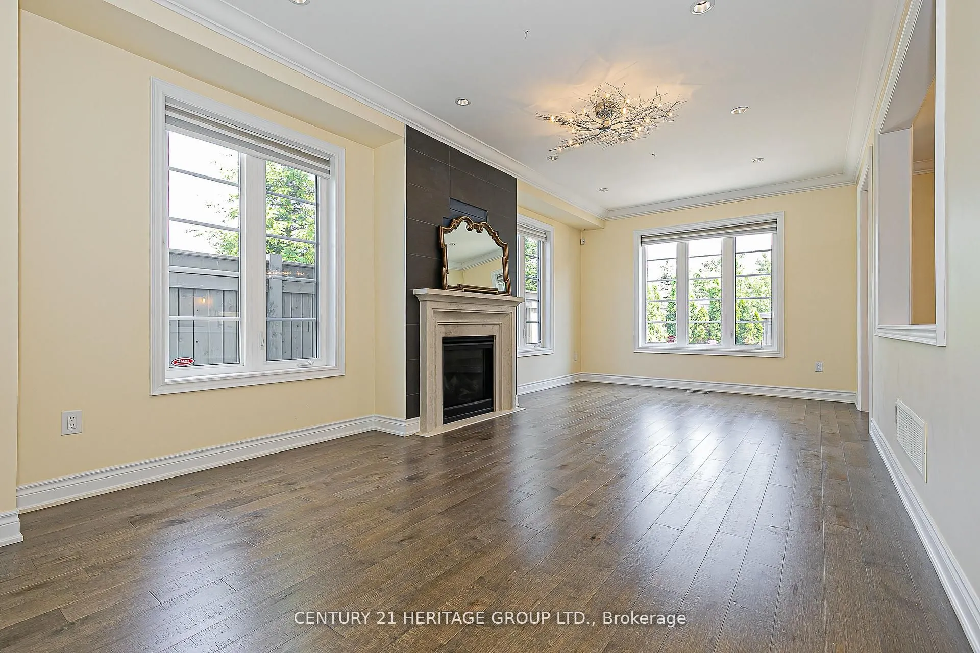 2 Roy Harper Avenue