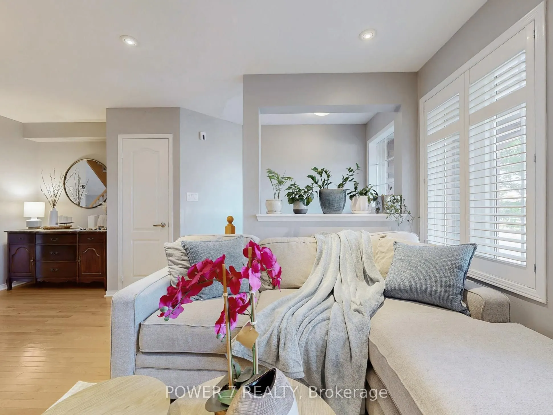 379 White's Hill Avenue