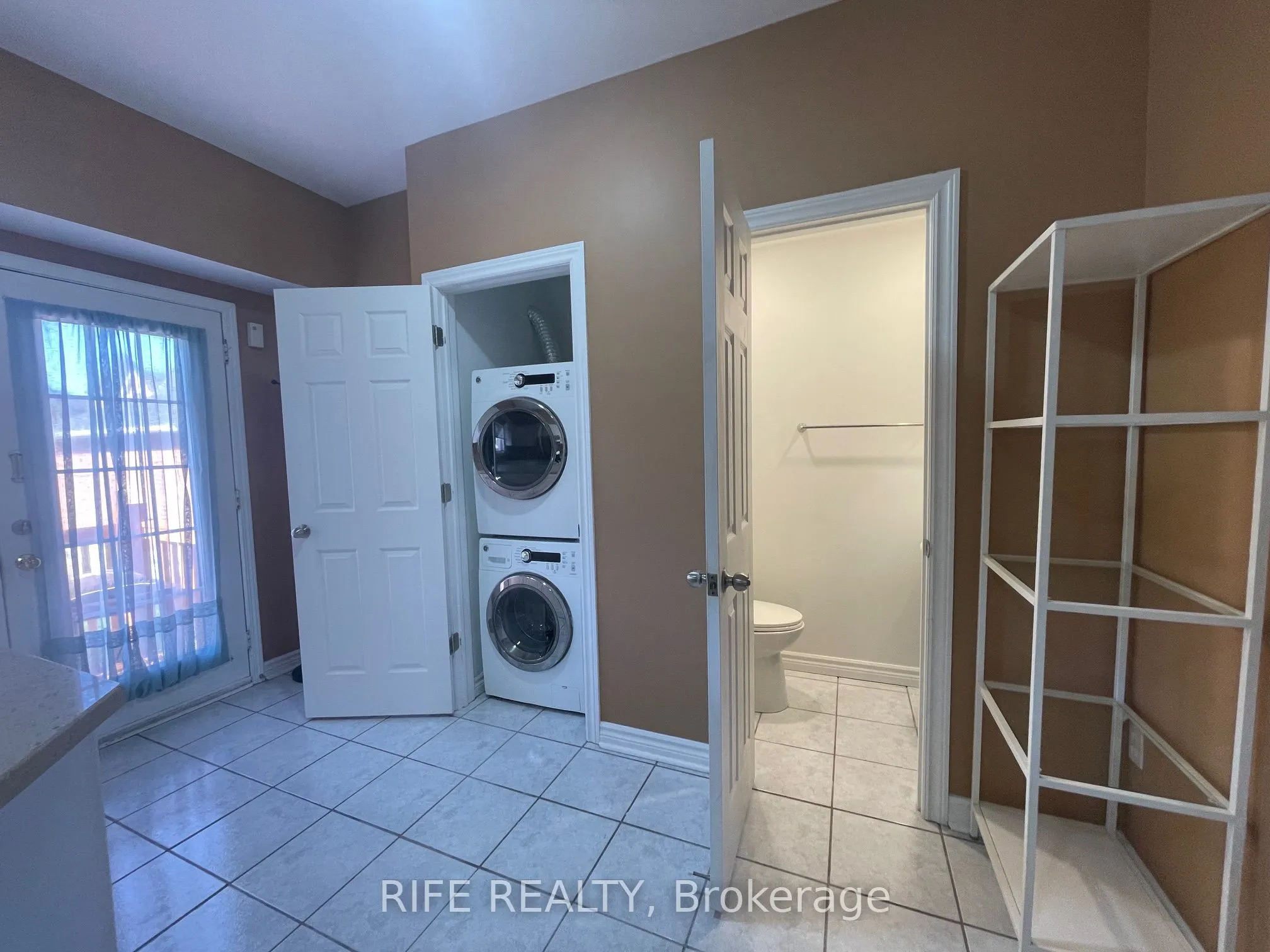156 Town Centre Boulevard, #Main