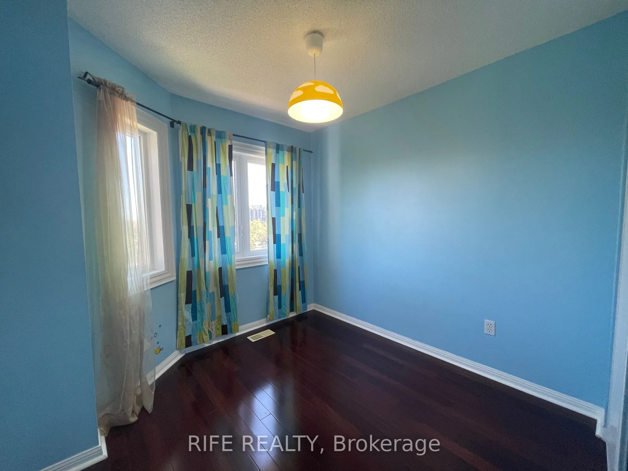 156 Town Centre Boulevard, #Main