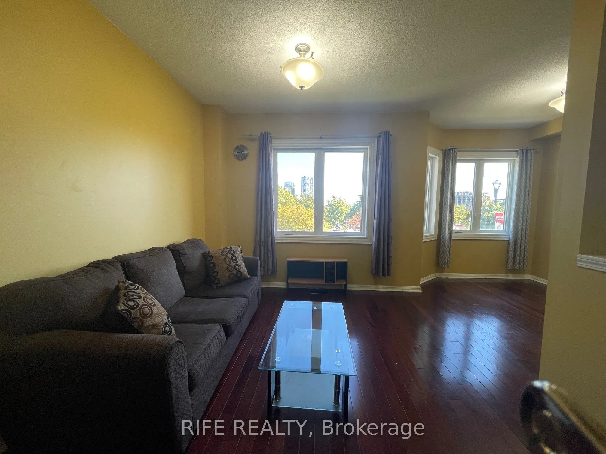 156 Town Centre Boulevard, #Main
