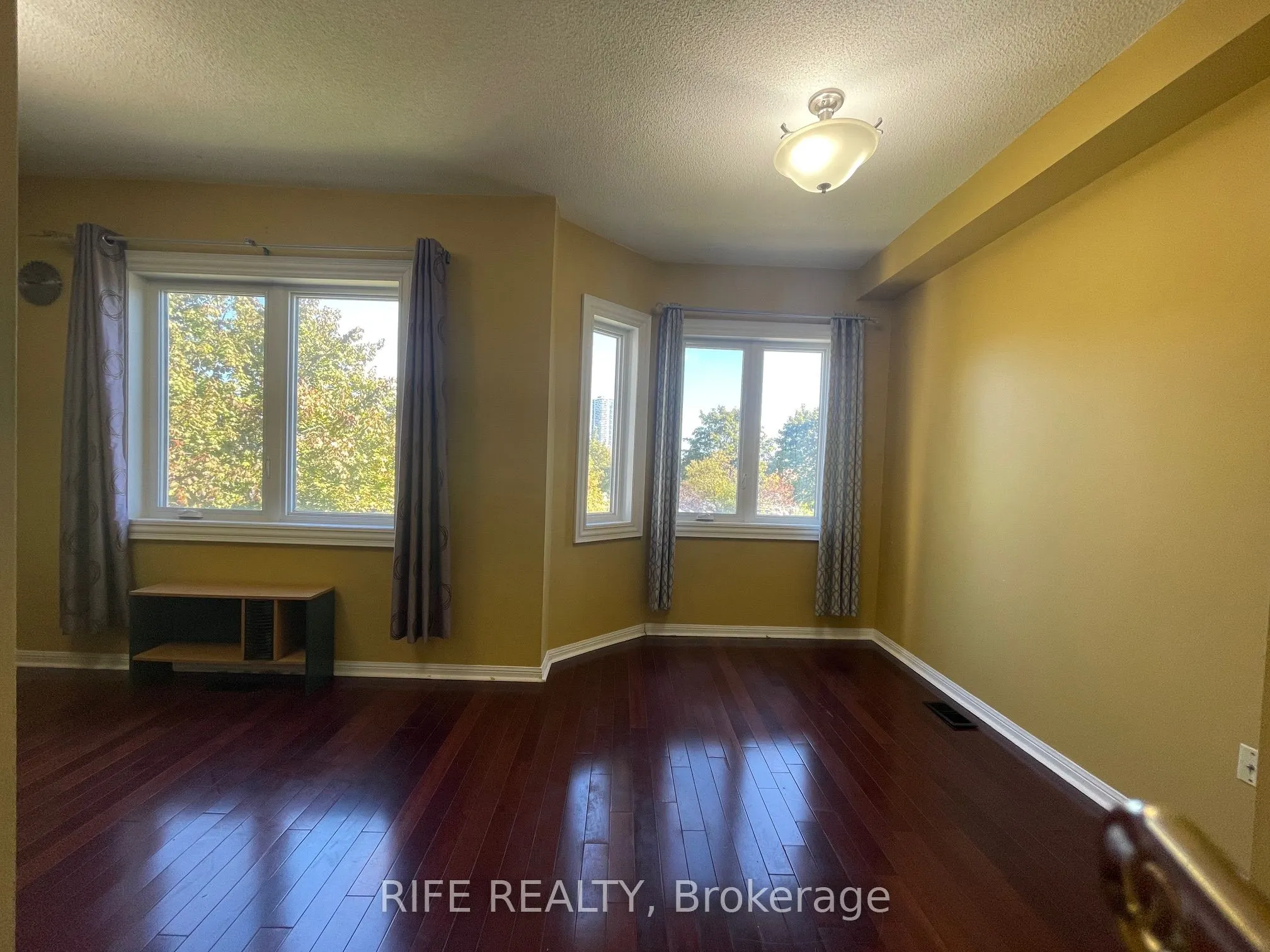 156 Town Centre Boulevard, #Main