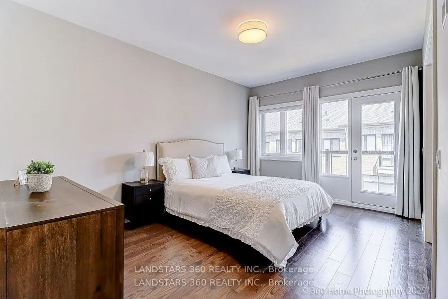 27 Duncombe Lane N