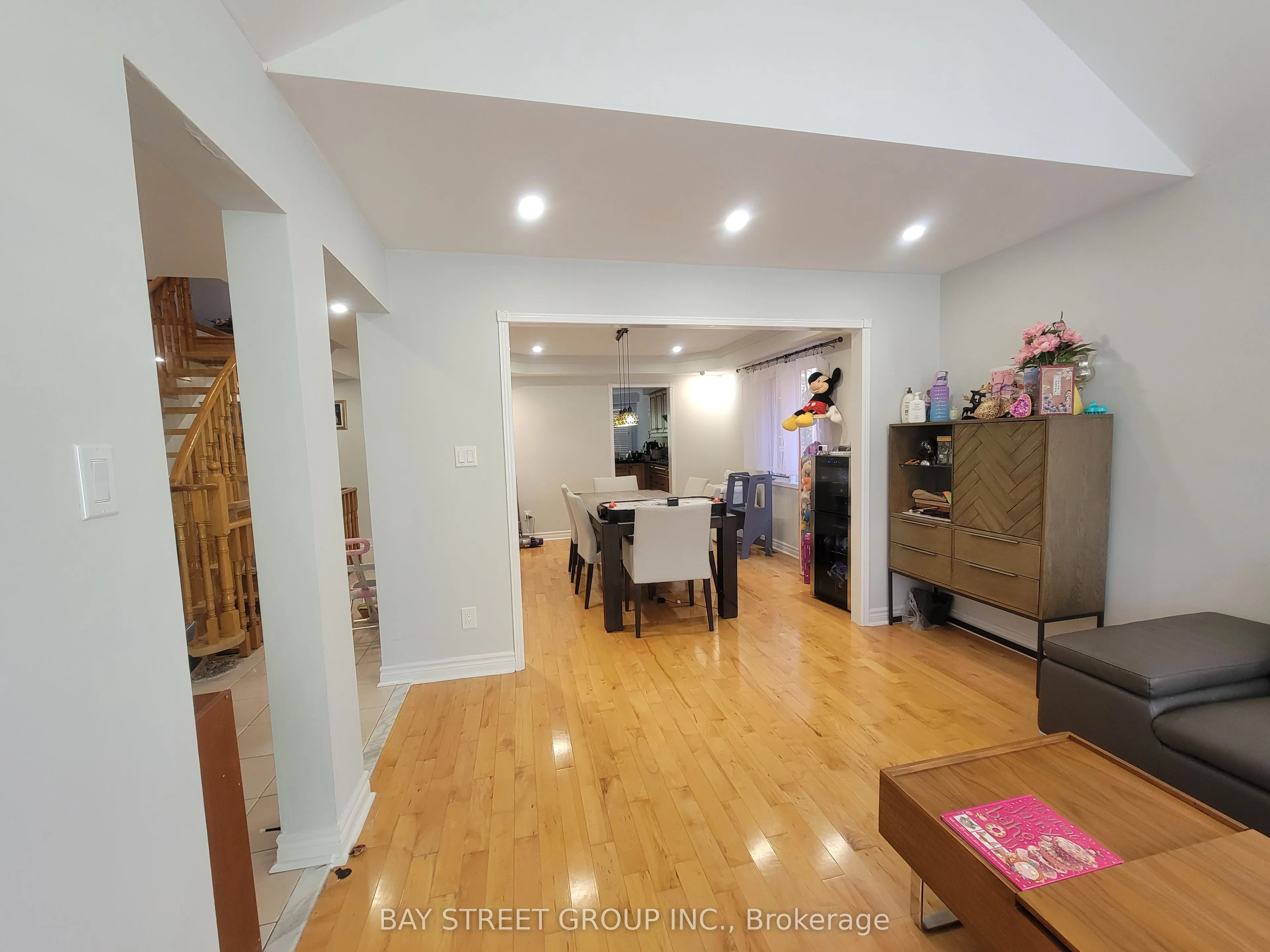 98 Brookeview Drive