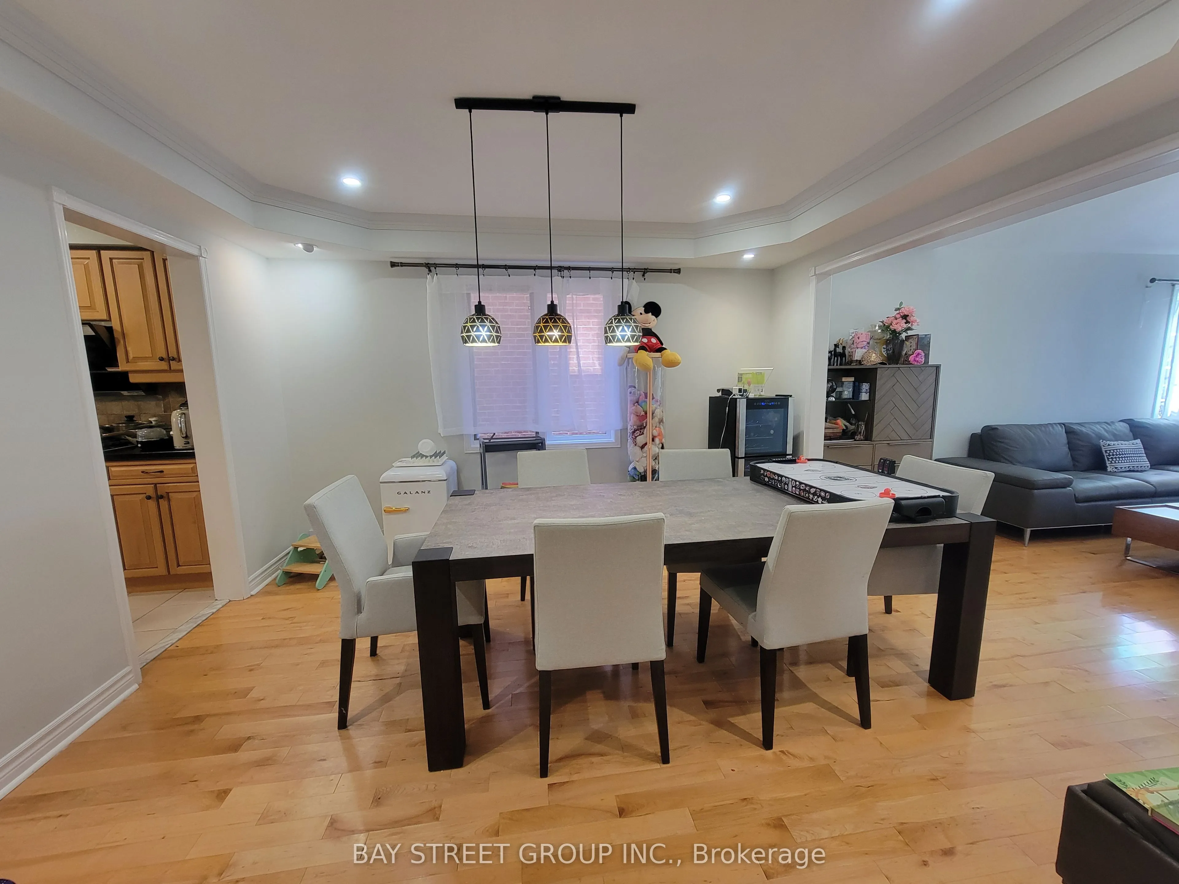 98 Brookeview Drive