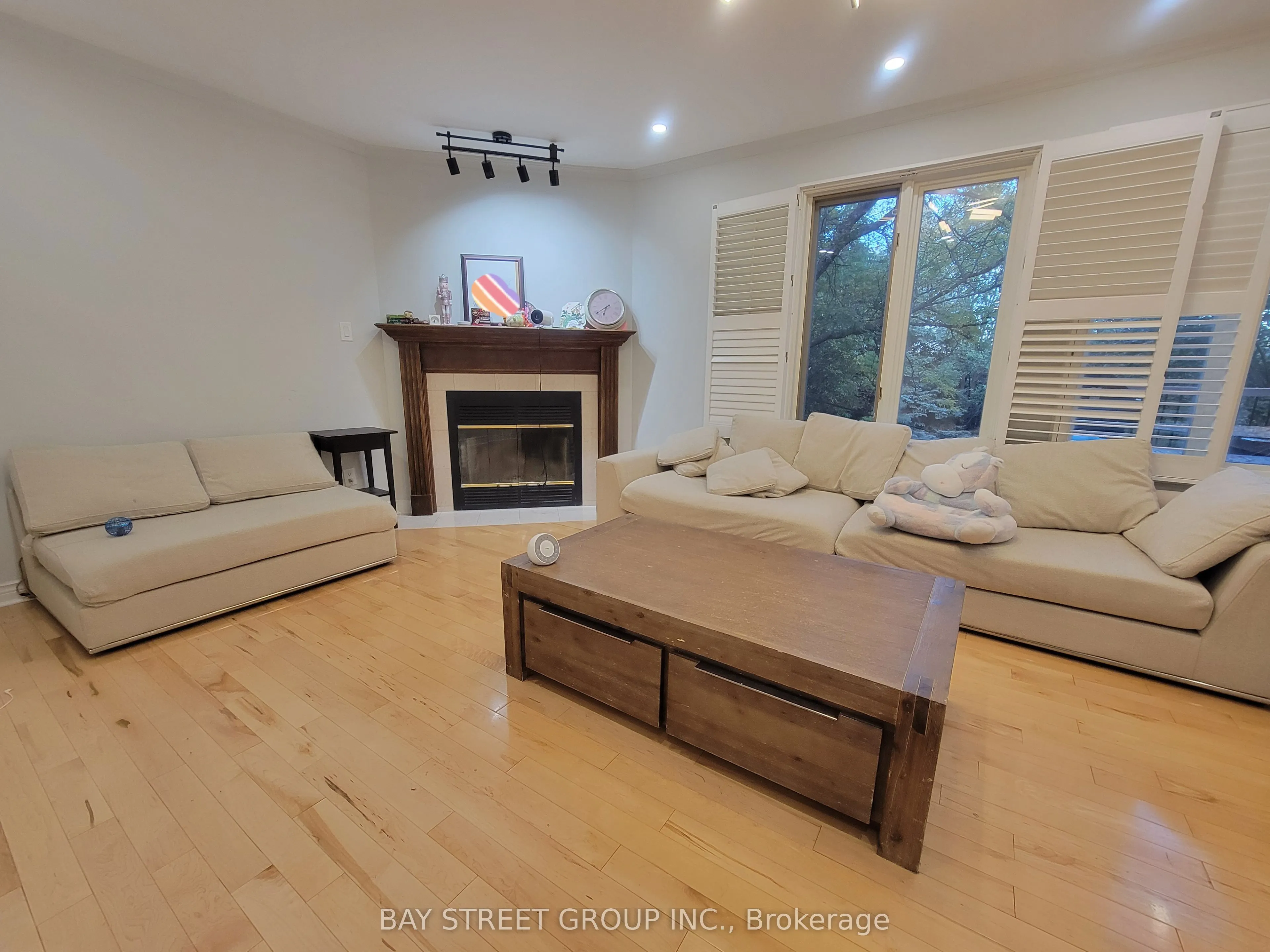 98 Brookeview Drive