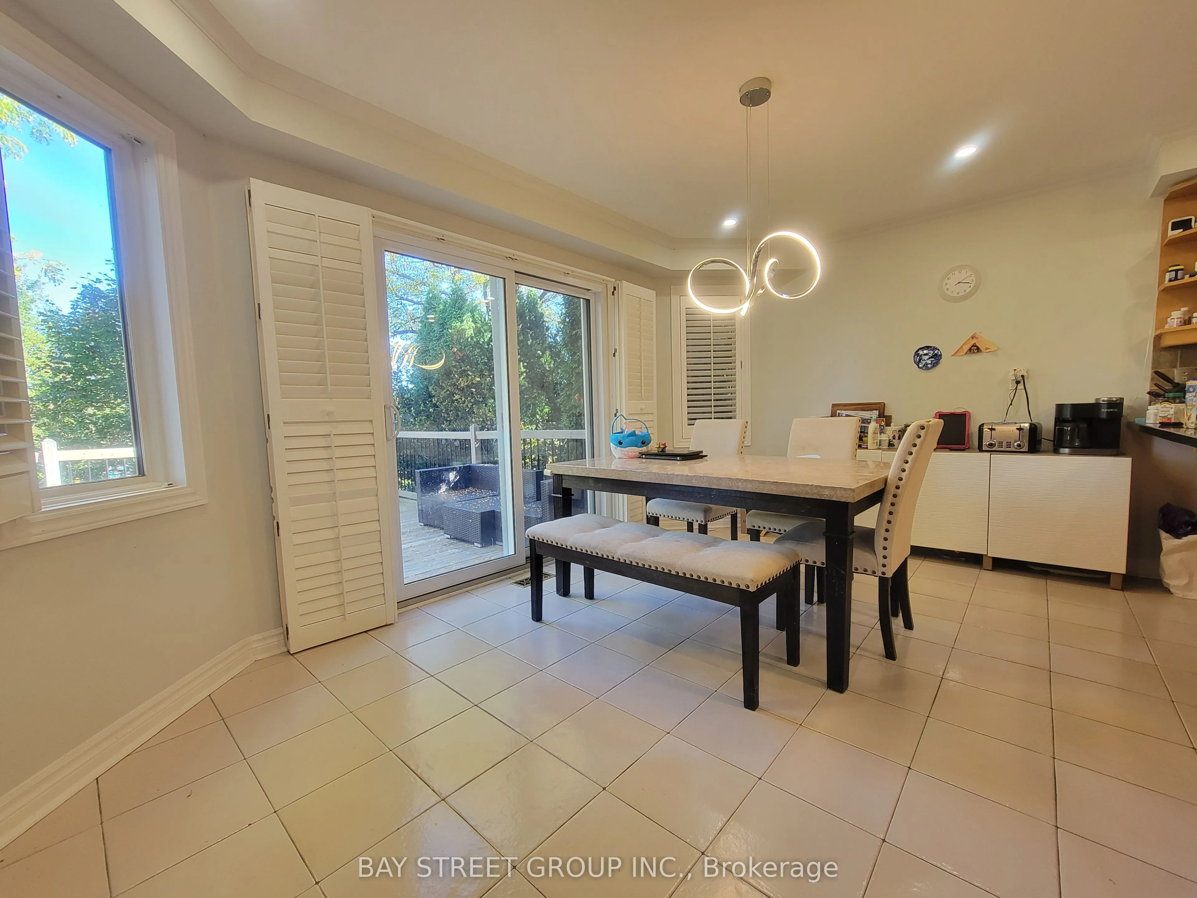 98 Brookeview Drive
