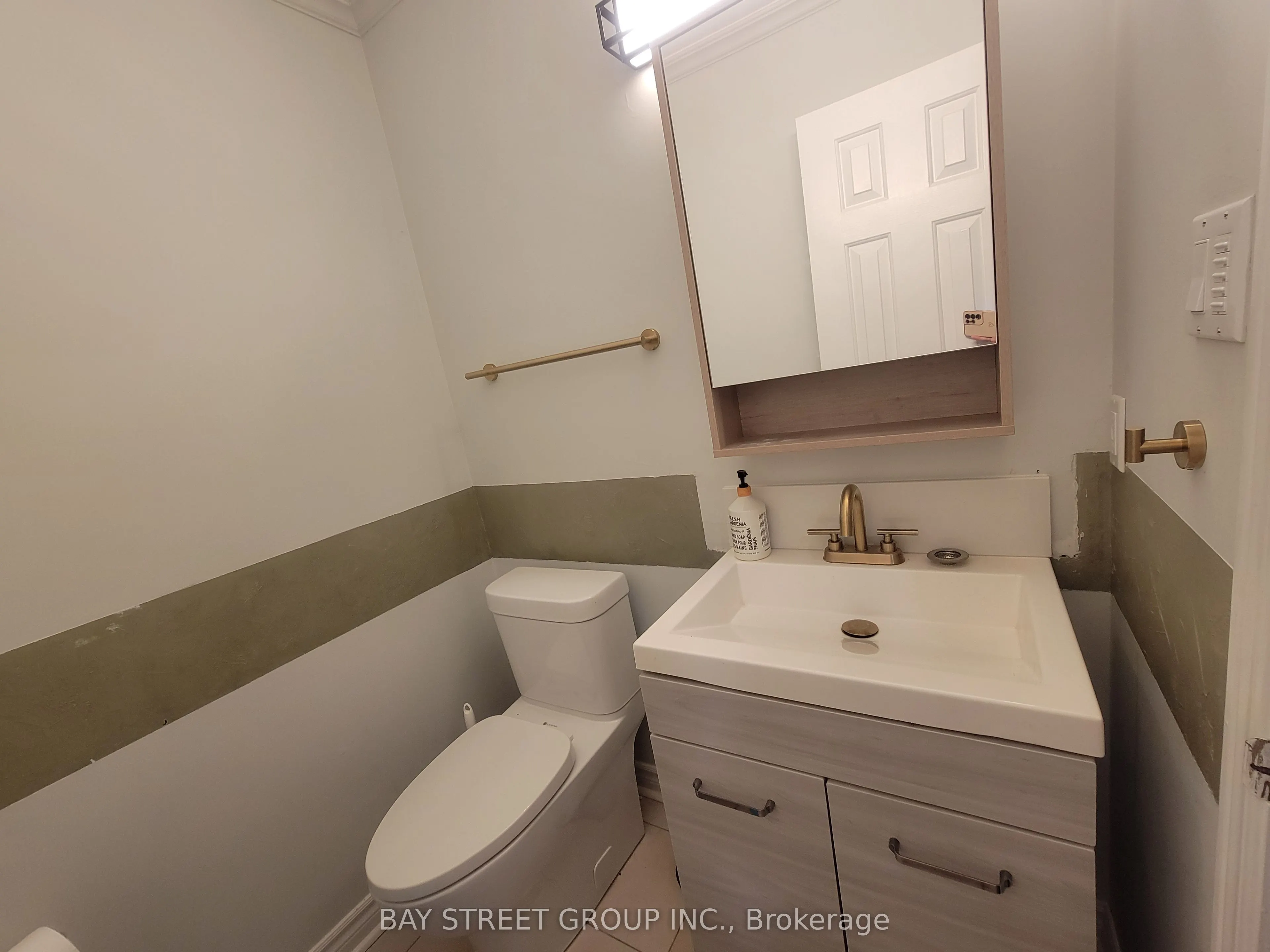98 Brookeview Drive
