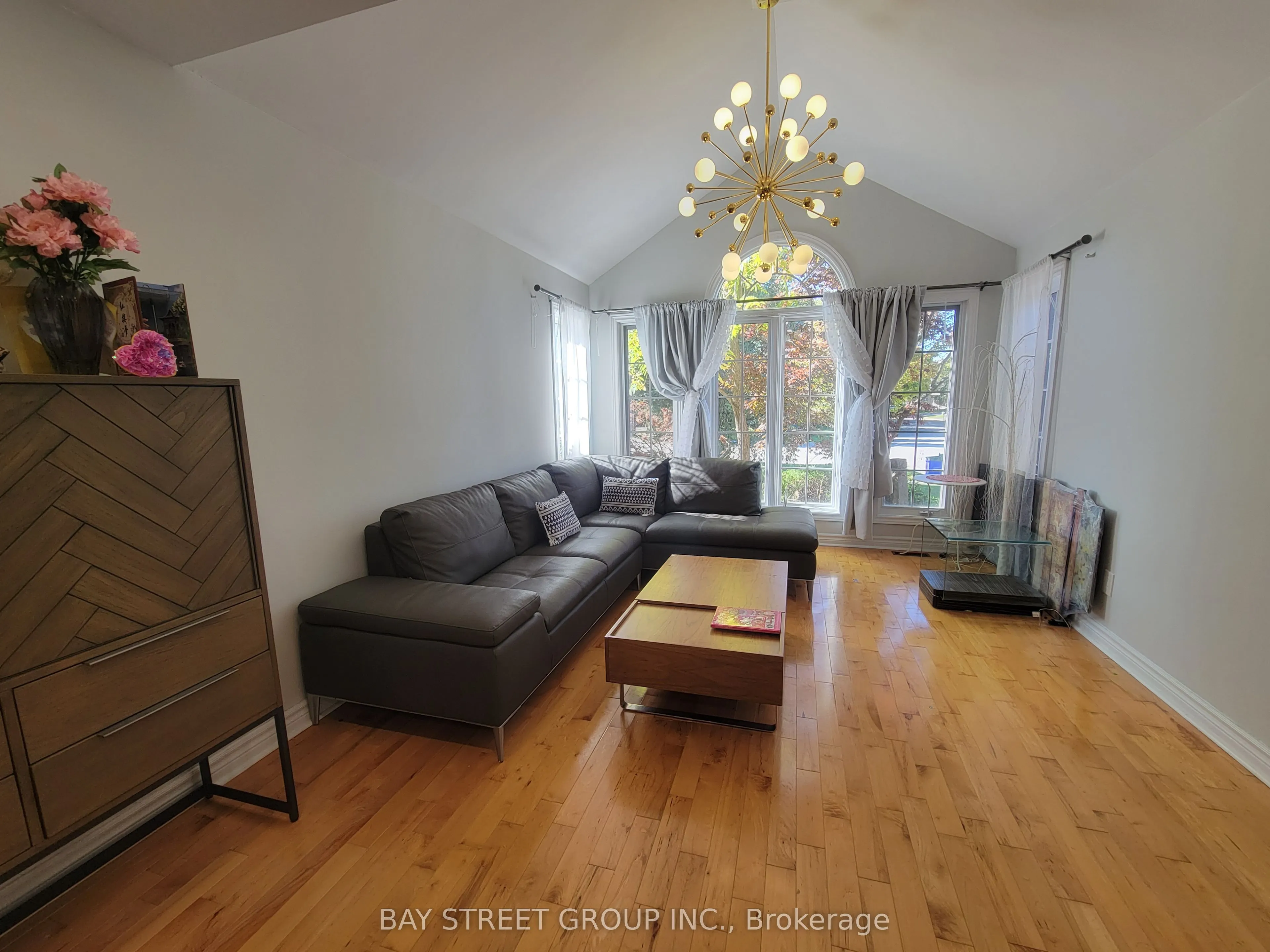 98 Brookeview Drive