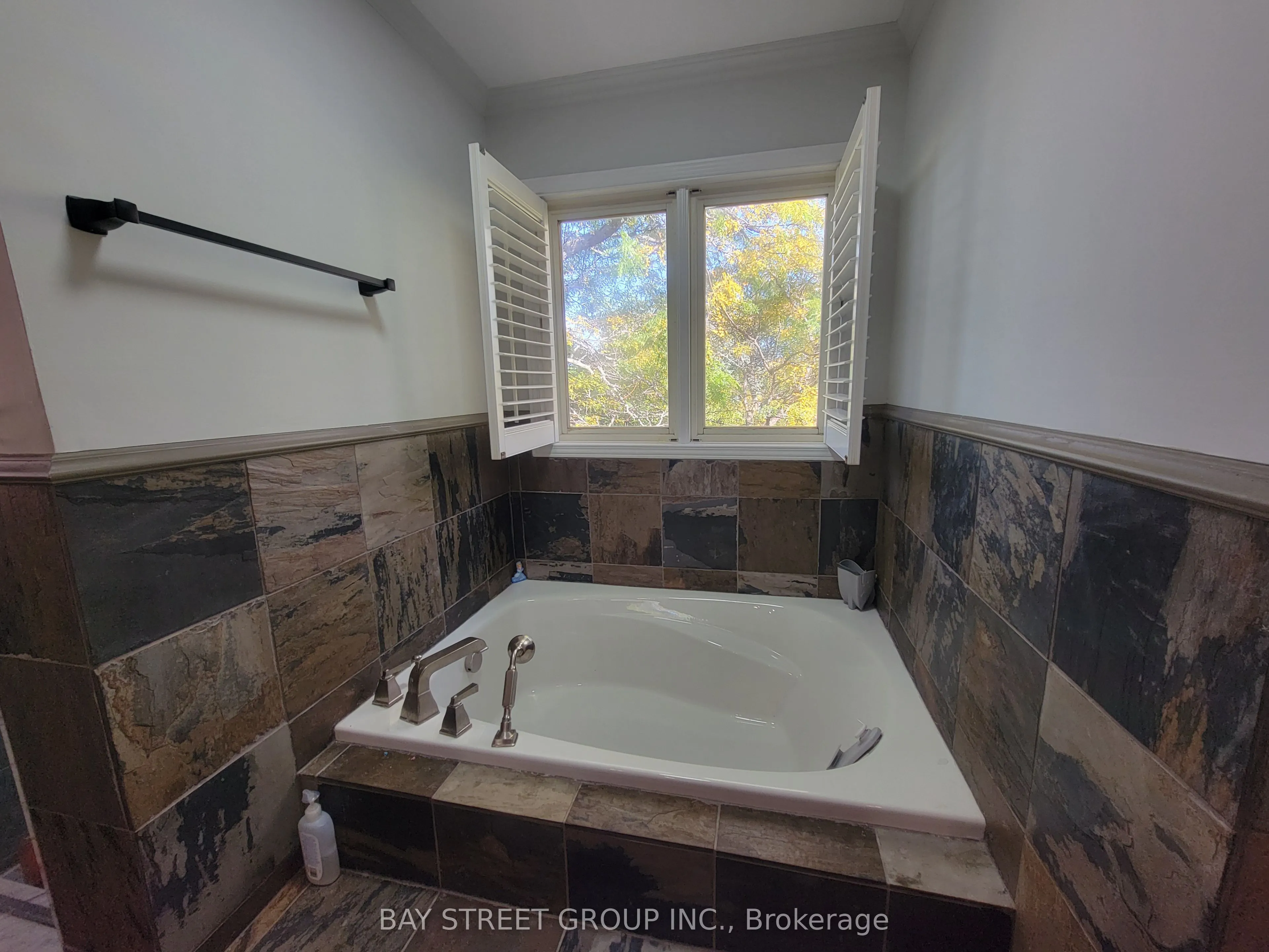 98 Brookeview Drive