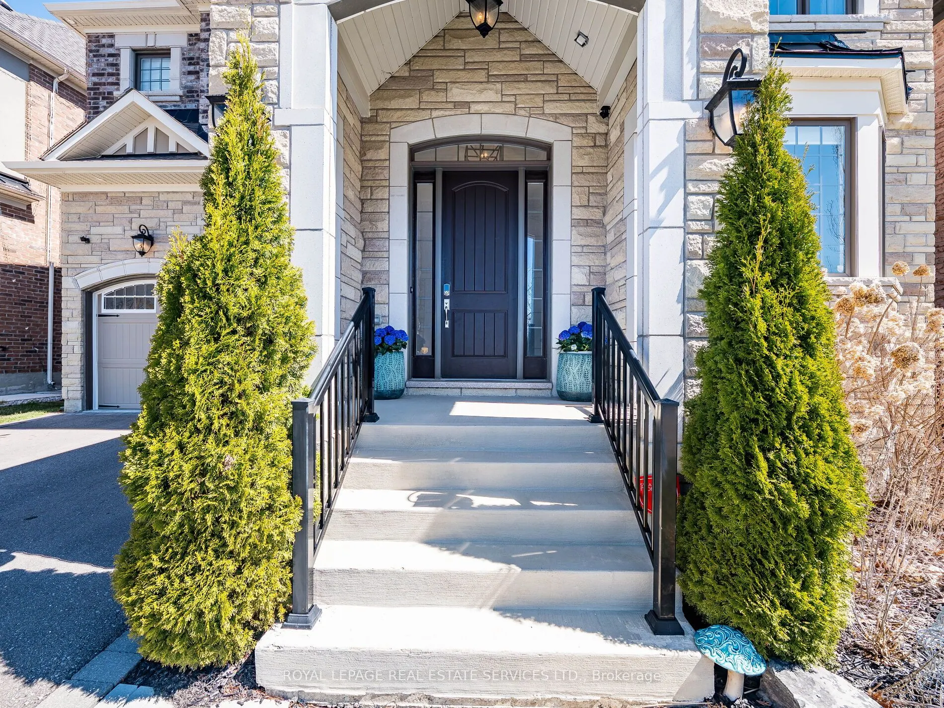 23 Grace Lake Court