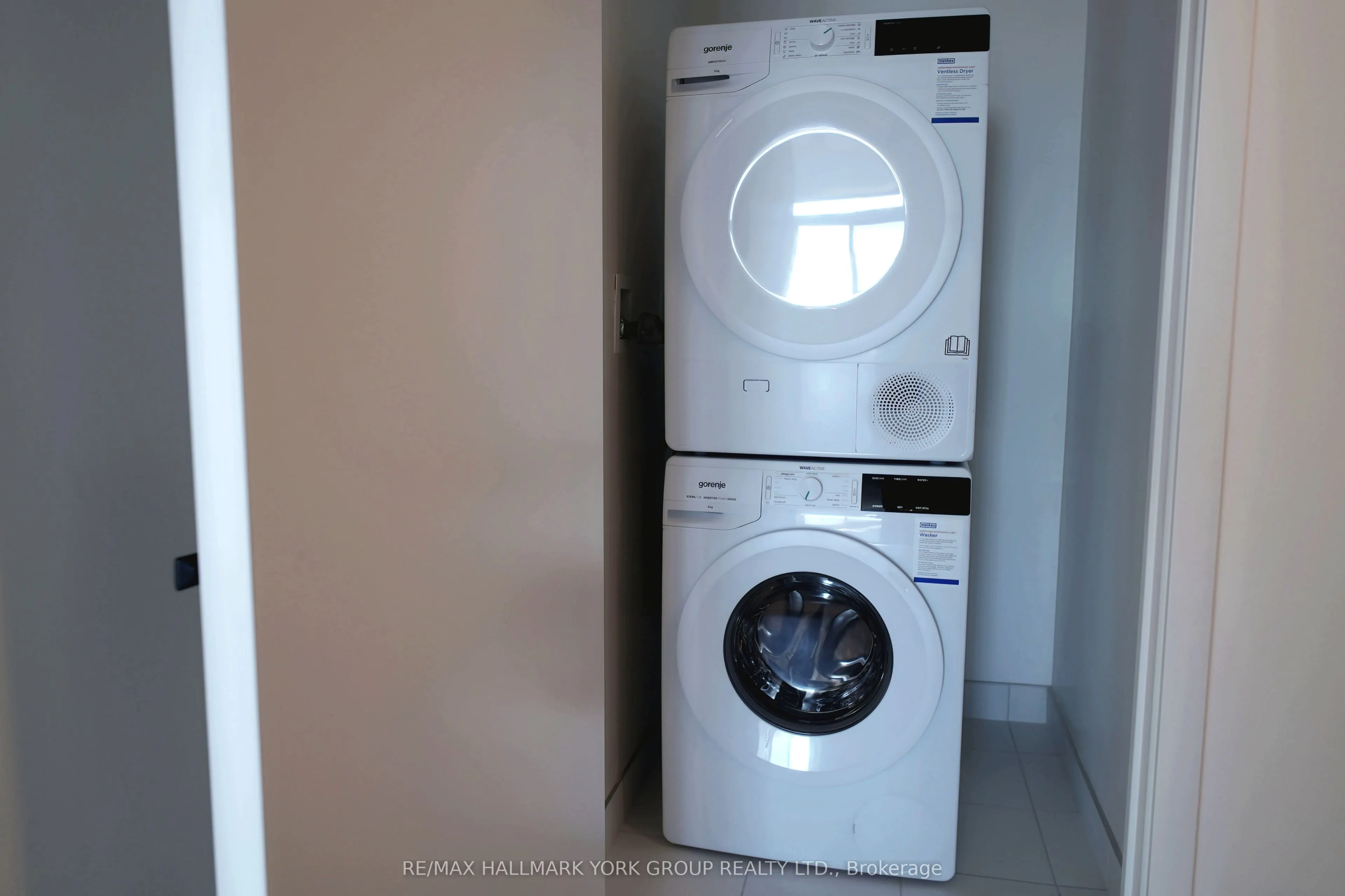 28 Interchange Way, #3812