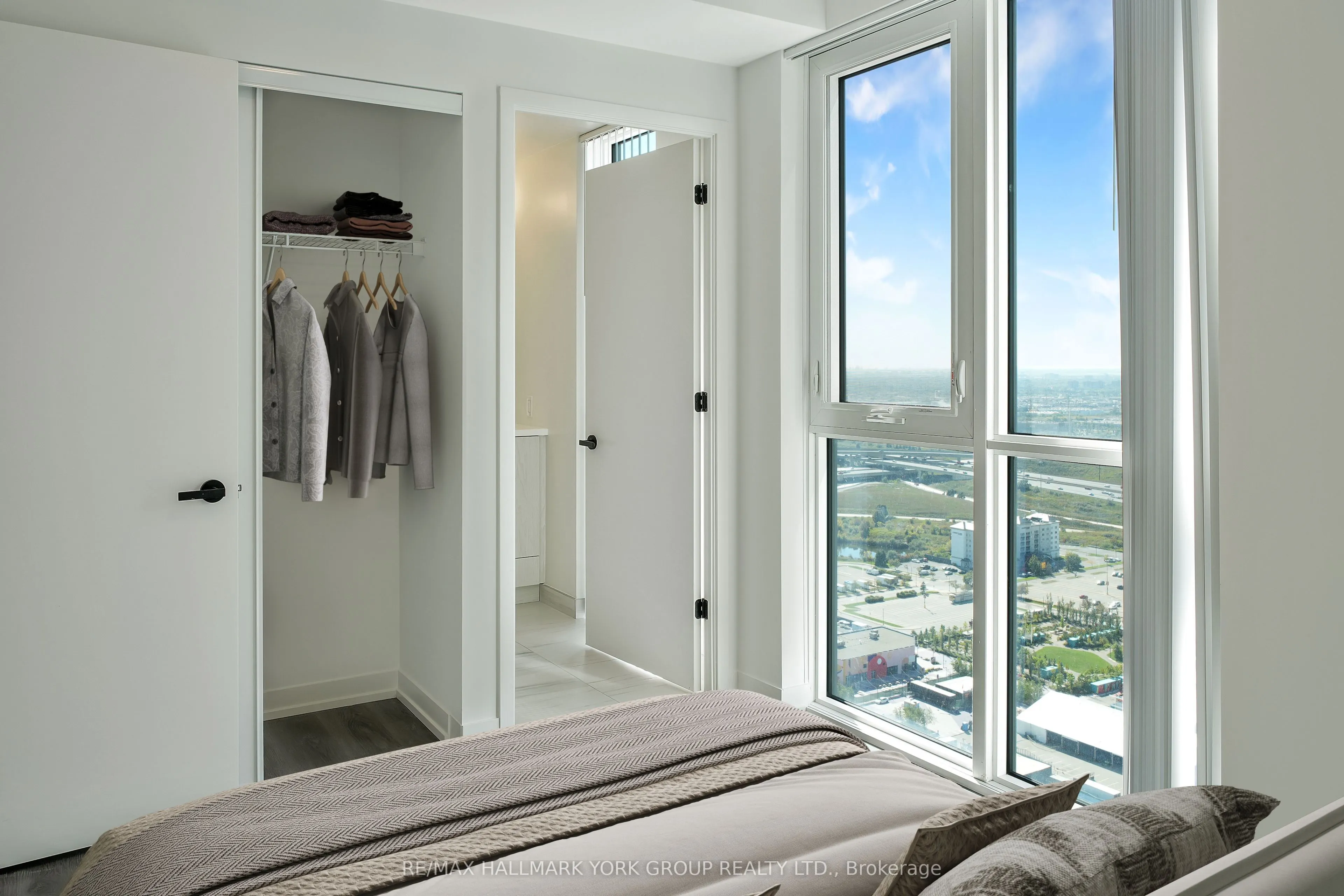 28 Interchange Way, #3812