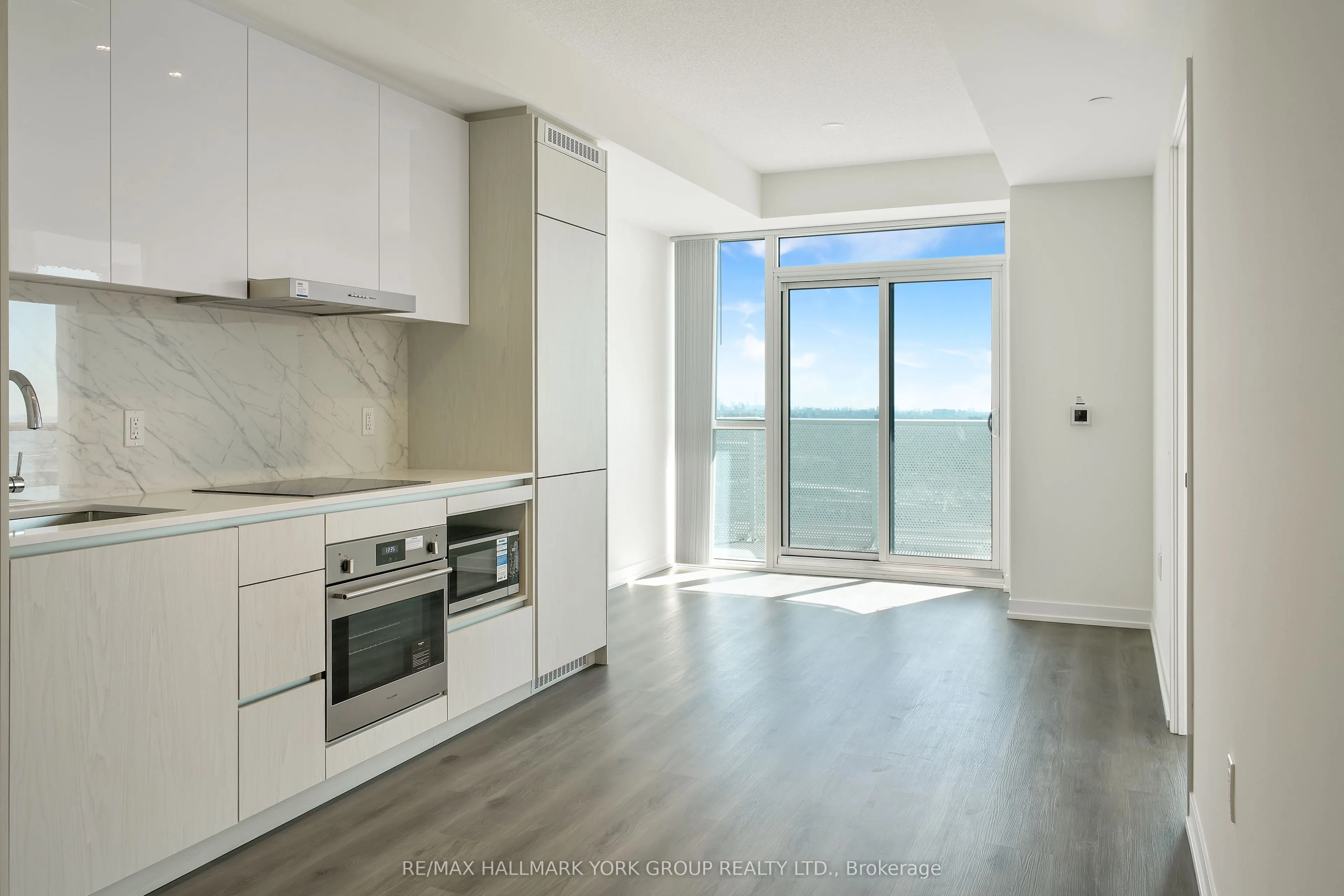 28 Interchange Way, #3812