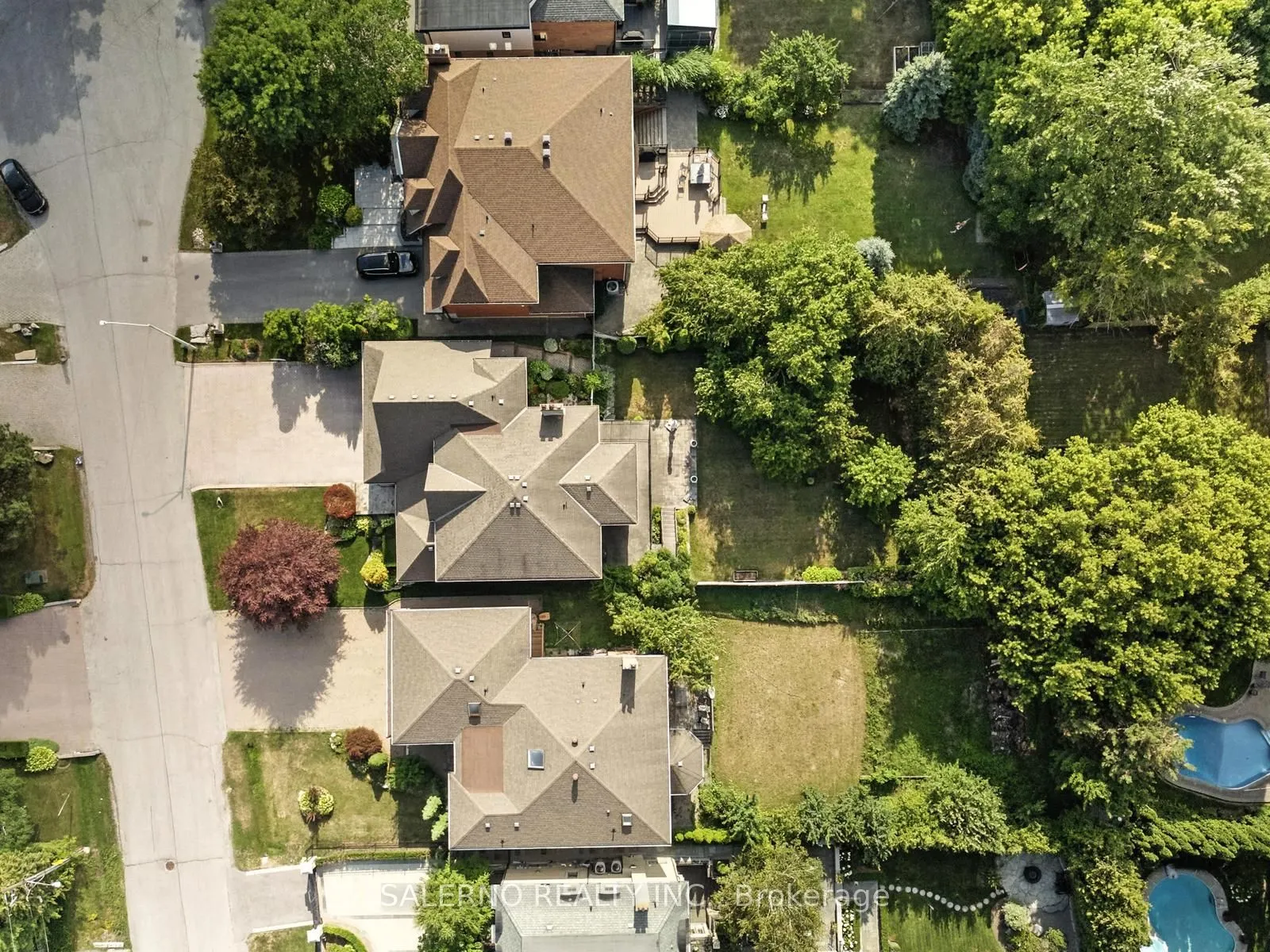 32 Donna Mae Crescent