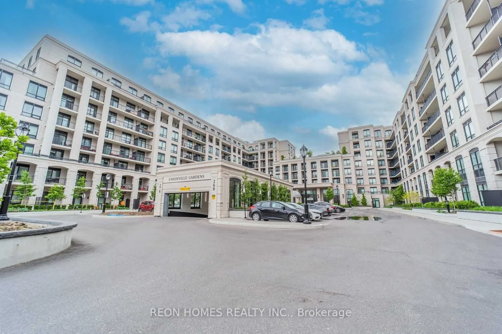 268 Buchanan Drive W, #105W