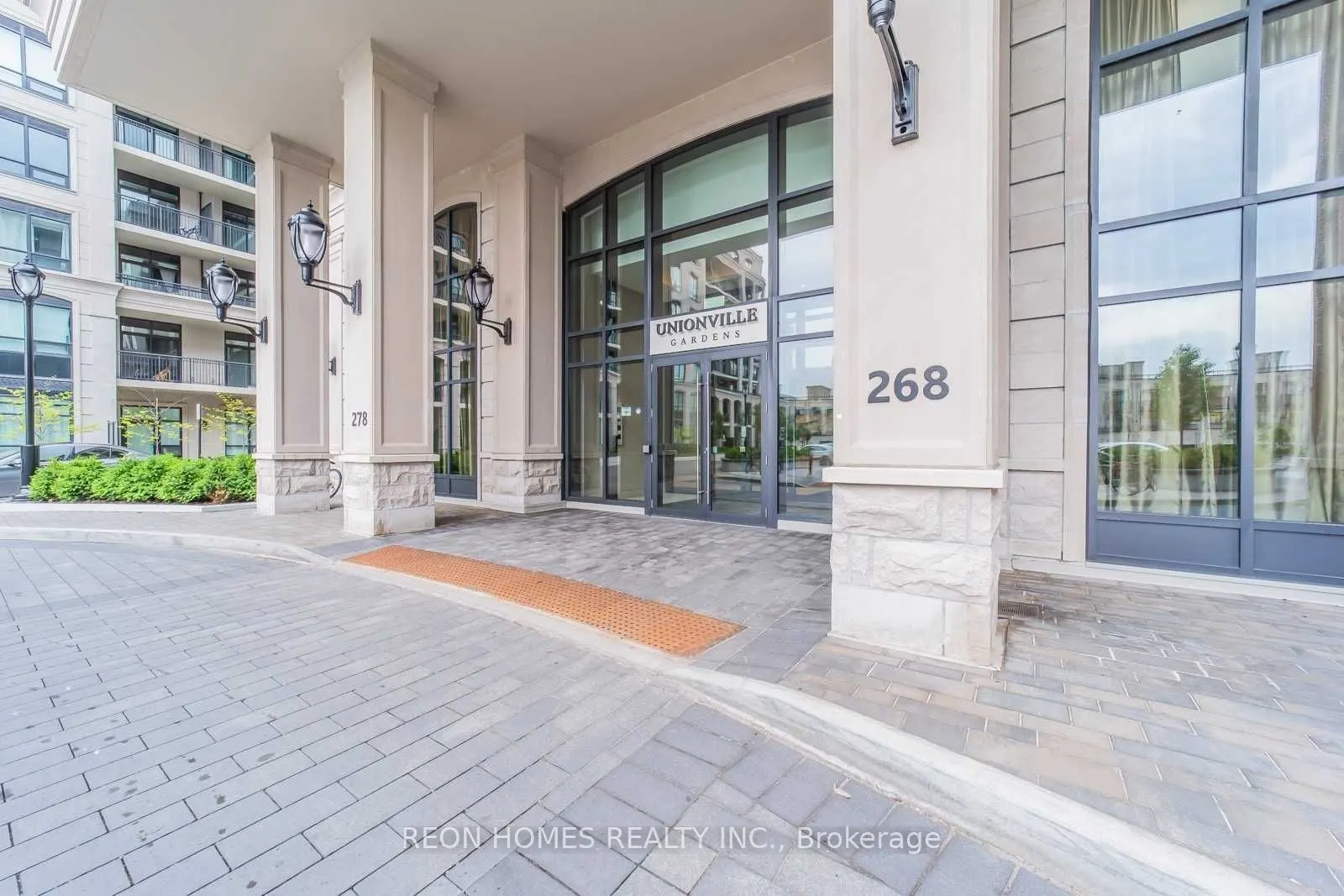 268 Buchanan Drive W, #105W