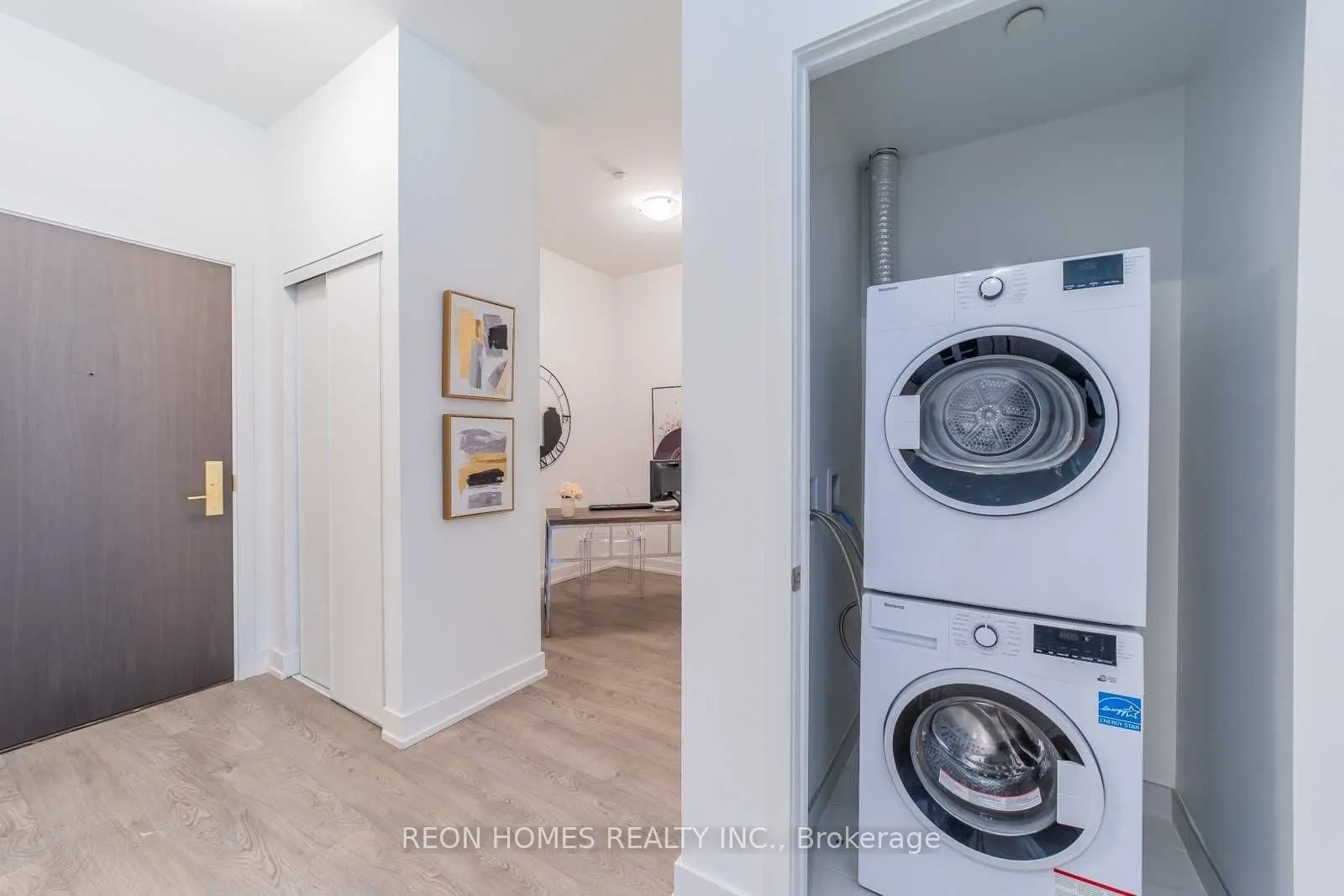 268 Buchanan Drive W, #105W