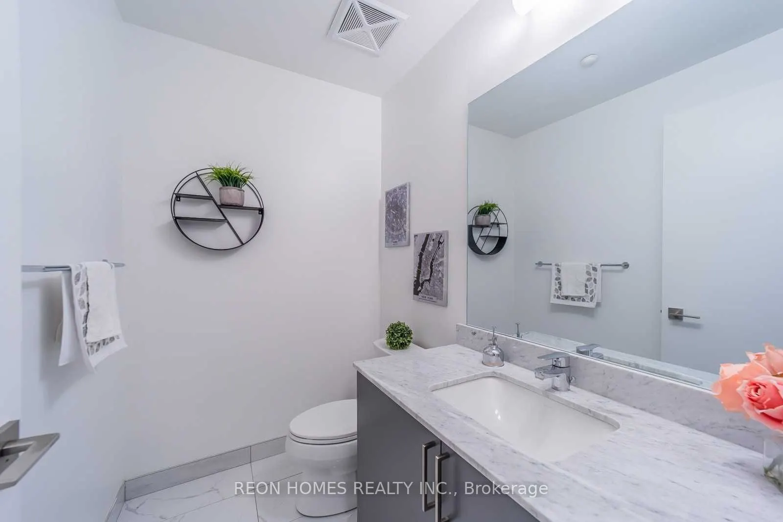 268 Buchanan Drive W, #105W