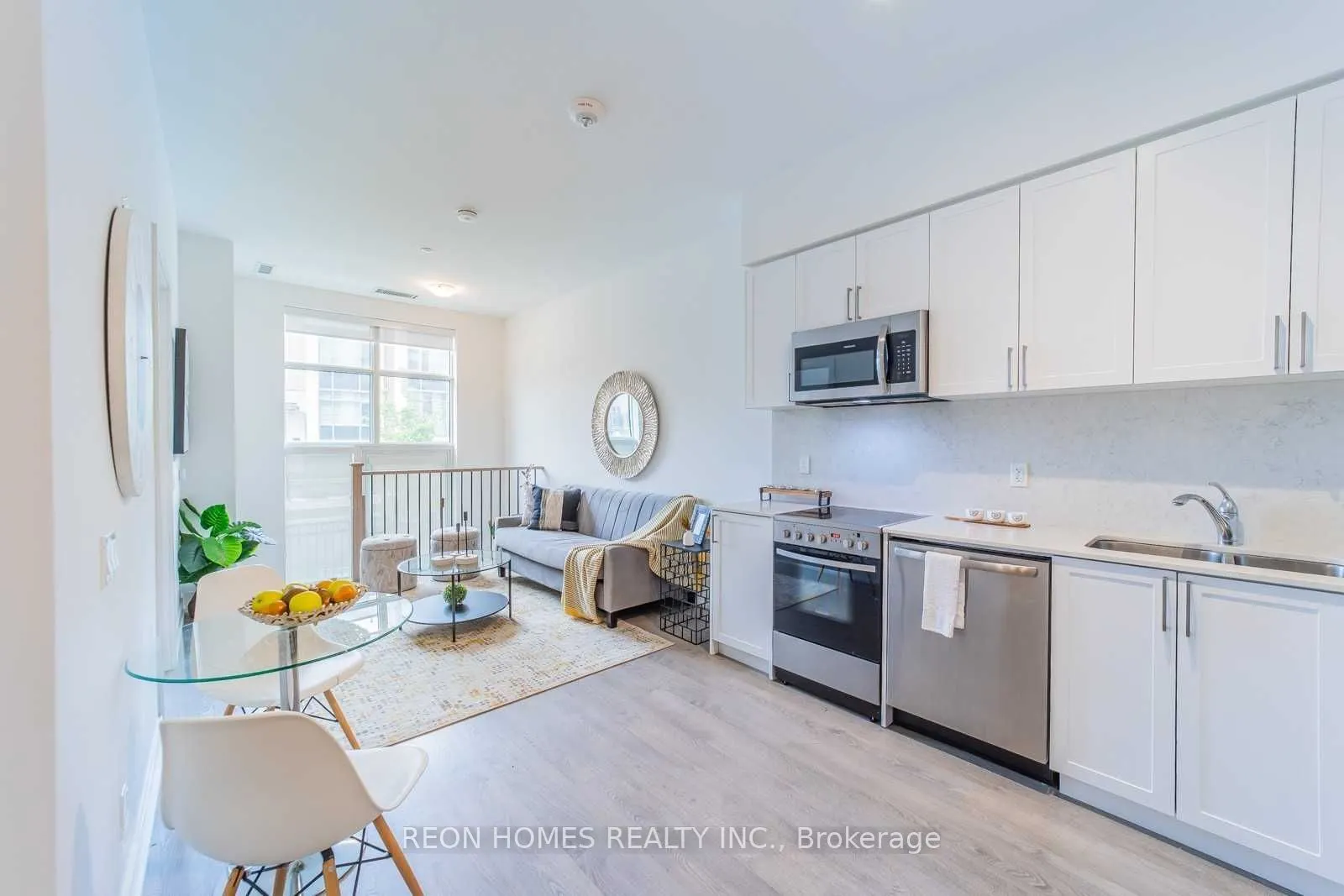 268 Buchanan Drive W, #105W
