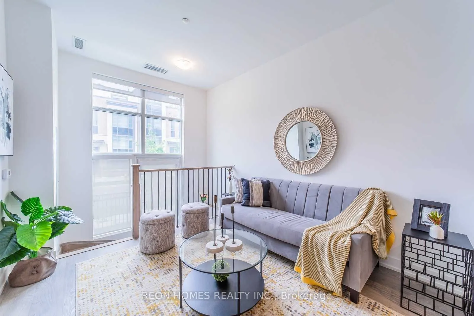 268 Buchanan Drive W, #105W