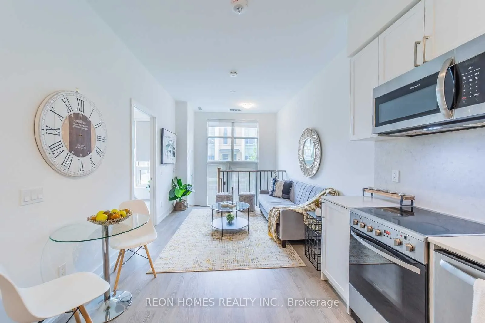 268 Buchanan Drive W, #105W